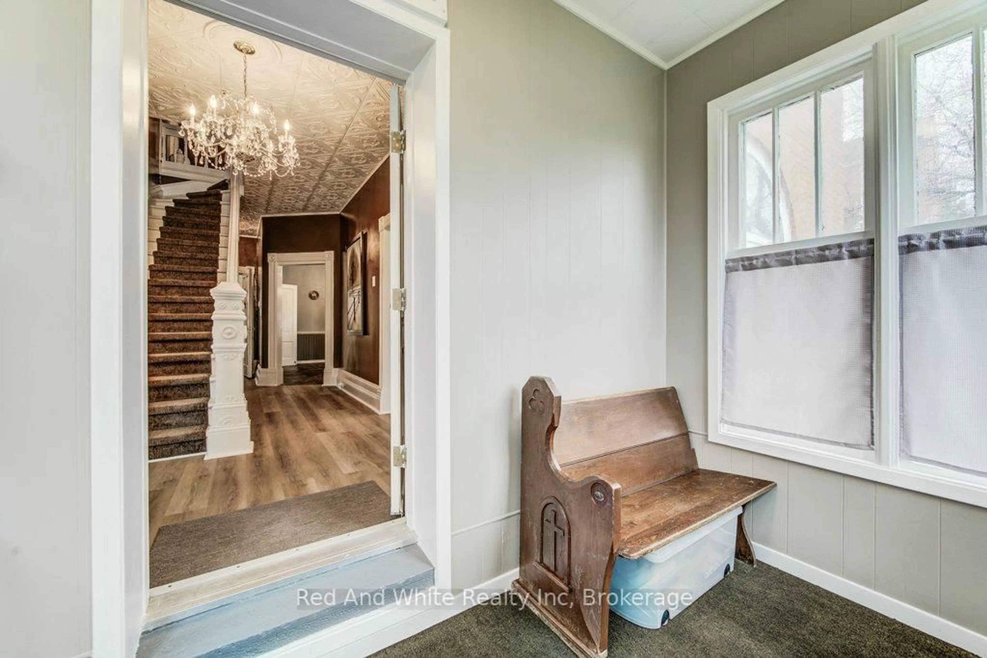 Indoor entryway for 5105 Road 164 Rd, West Perth Ontario N0K 1N0