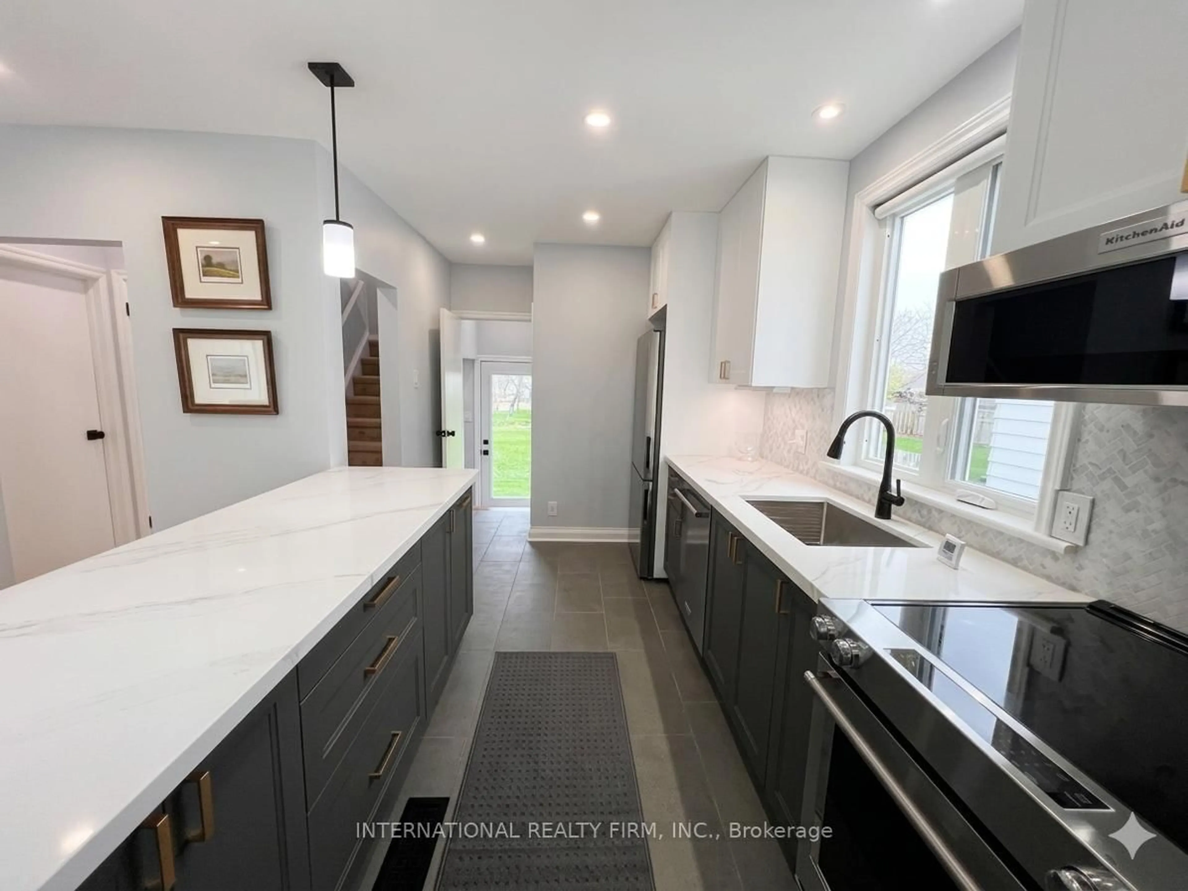 Open concept kitchen, unknown for 9 Admiral Rd, St. Catharines Ontario L2P 1G4