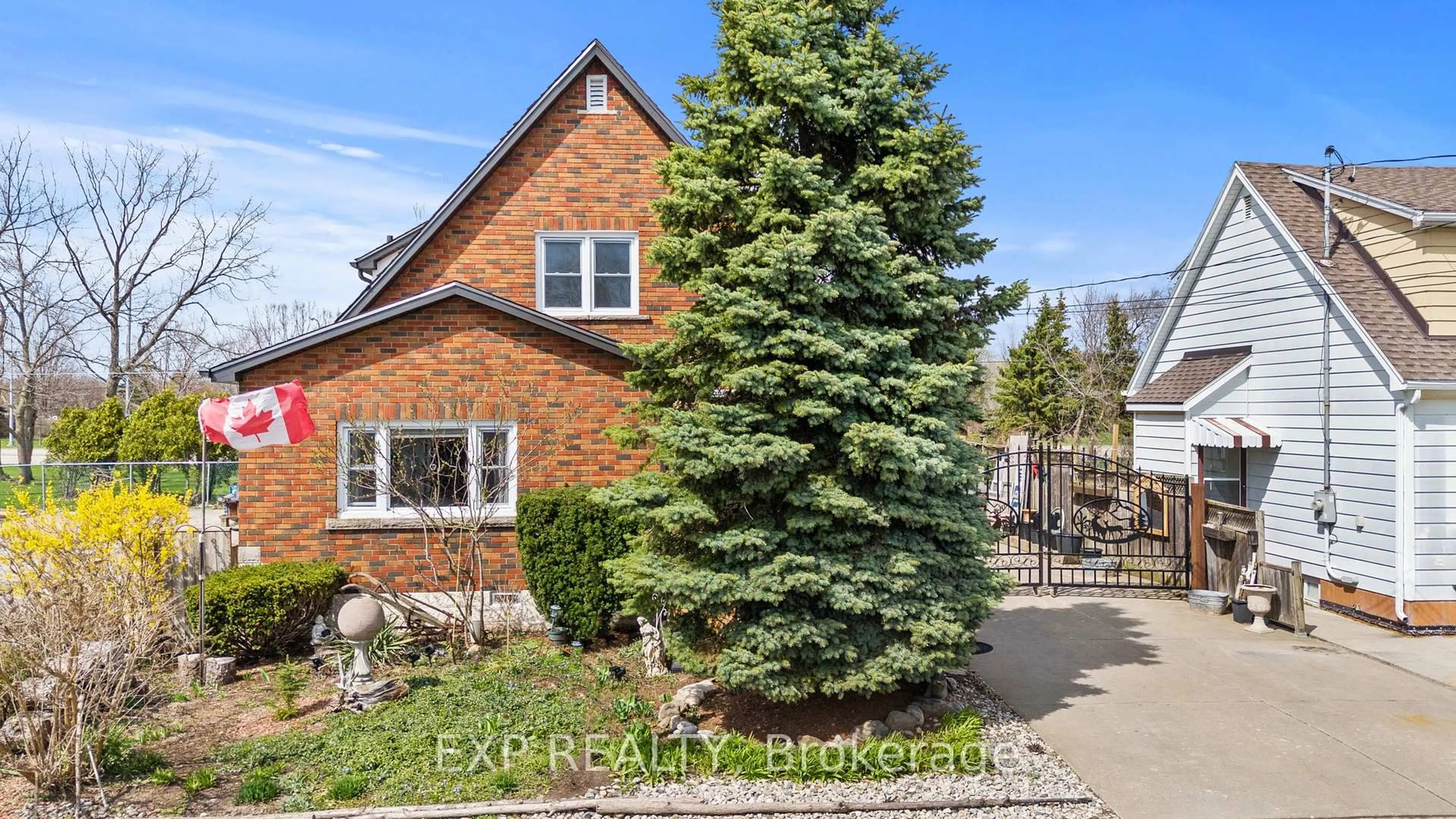 Home with brick exterior material, street for 5367 Kitchener St, Niagara Falls Ontario L2G 1B6