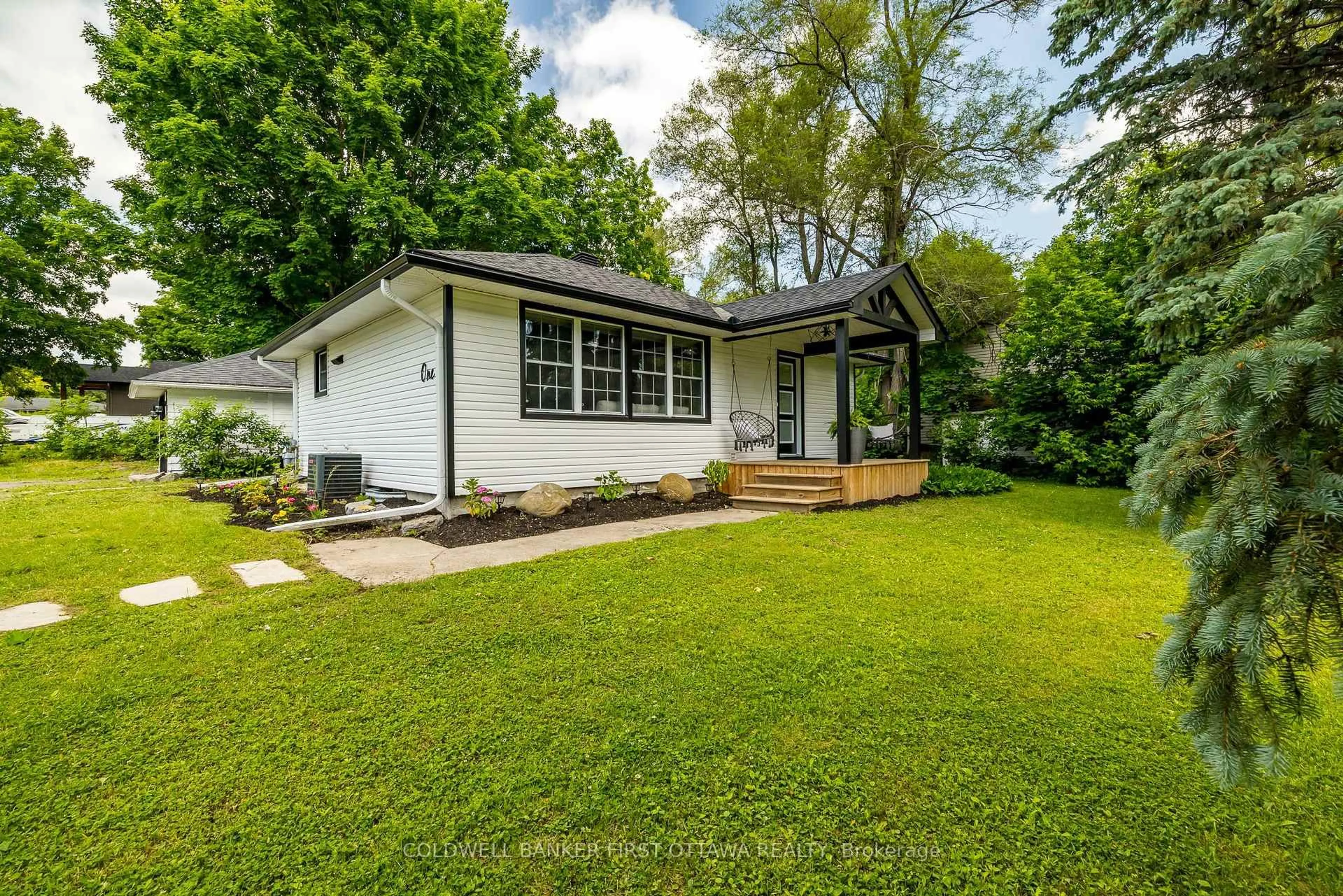 Home with vinyl exterior material, street for 1 PORTER St, Ottawa Ontario K2S 1P8