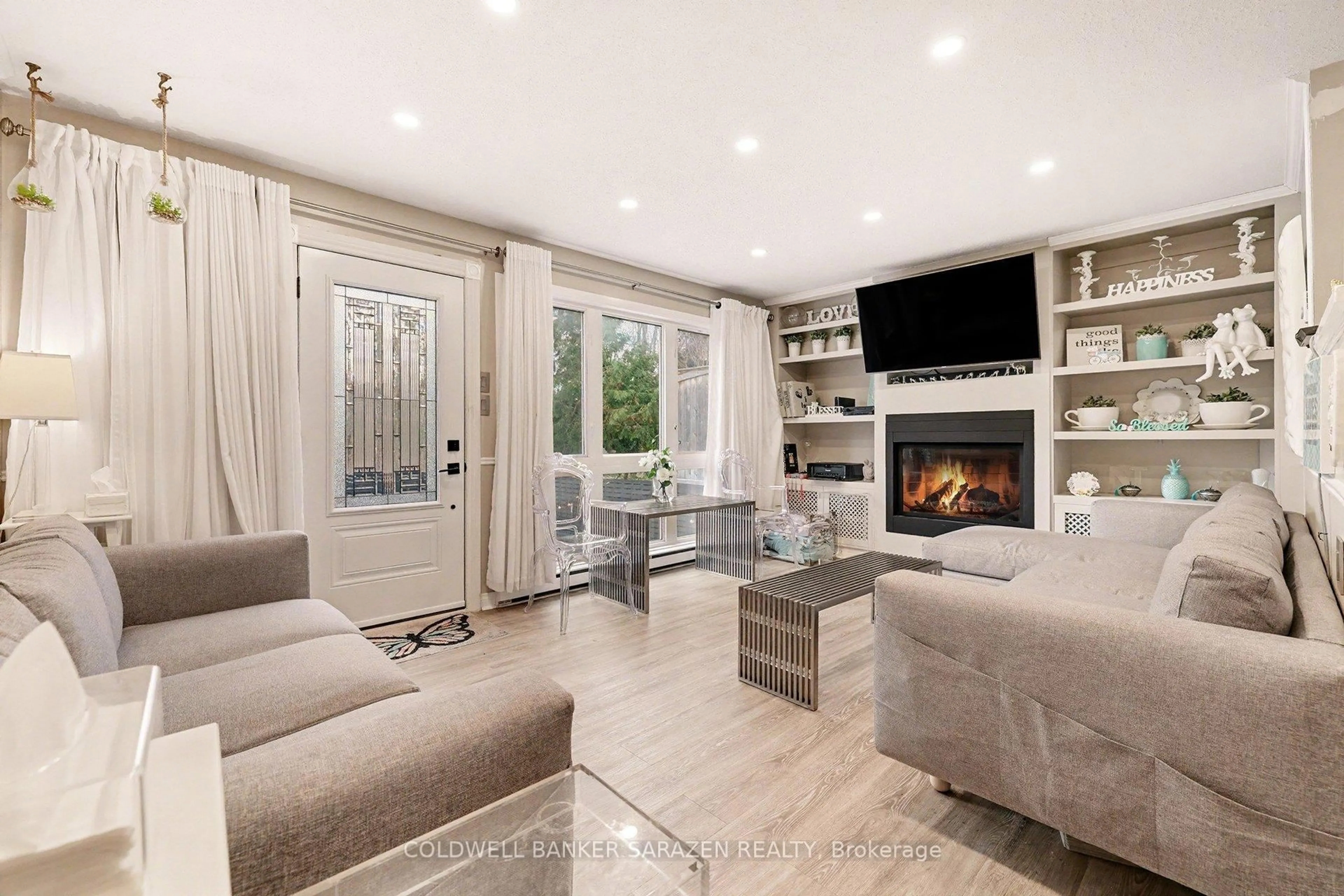 Living room with furniture, unknown for 19 Peary Way, Ottawa Ontario K2L 1Z9