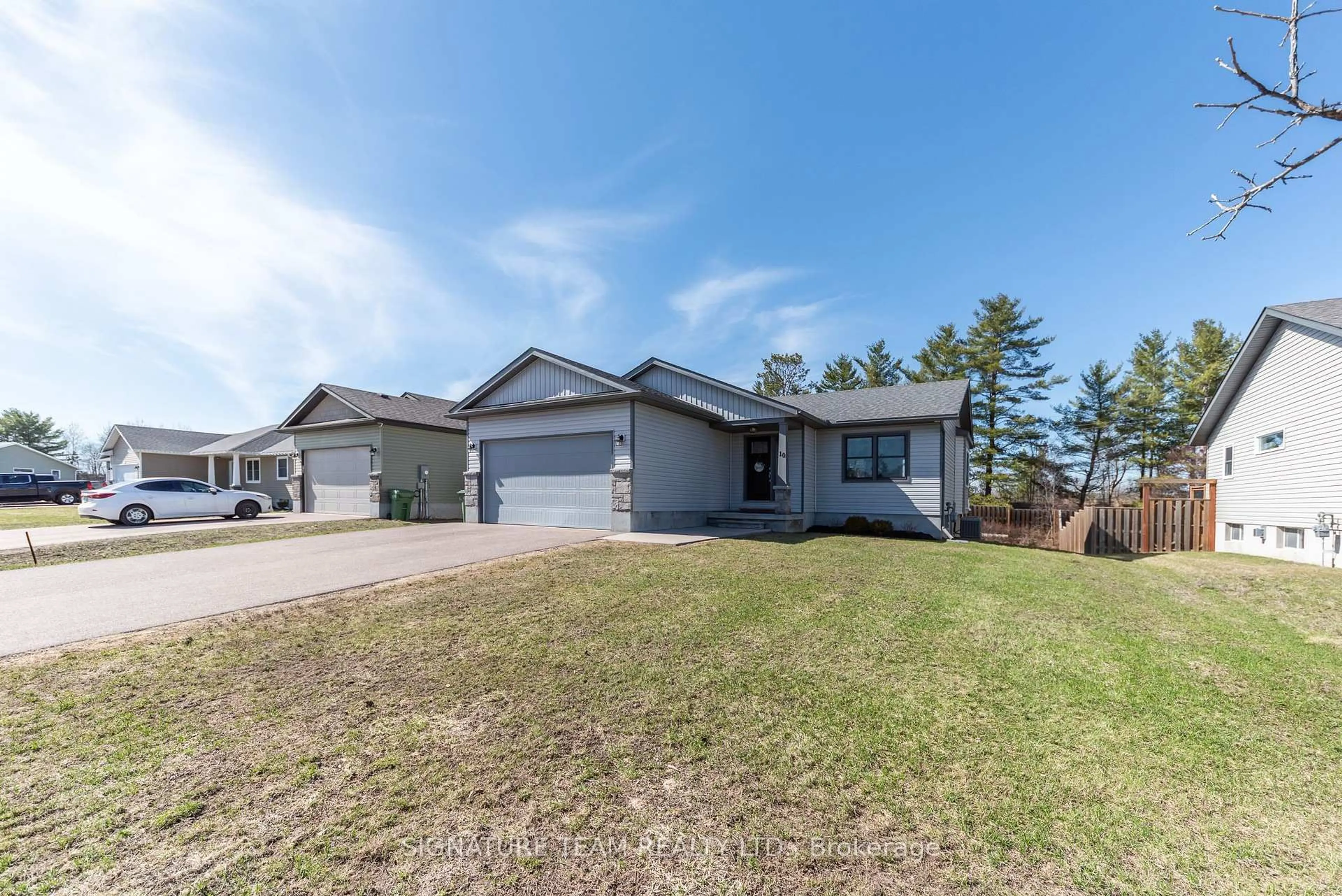 A pic from outside/outdoor area/front of a property/back of a property/a pic from drone, street for 10 Terrance Dr, Petawawa Ontario K8H 0G3