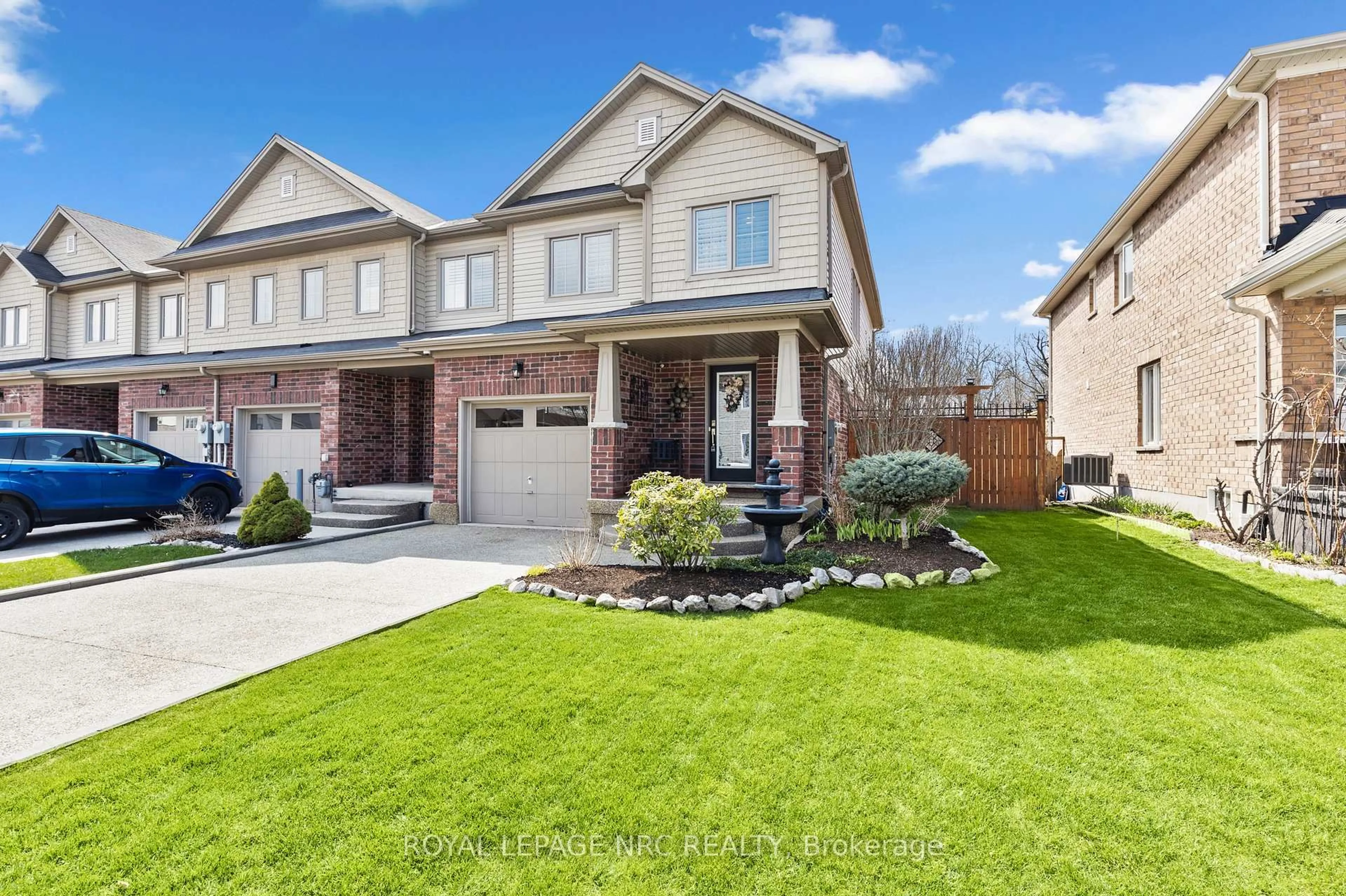 Home with brick exterior material, street for 8679 Dogwood Cres, Niagara Falls Ontario L2H 2Y6