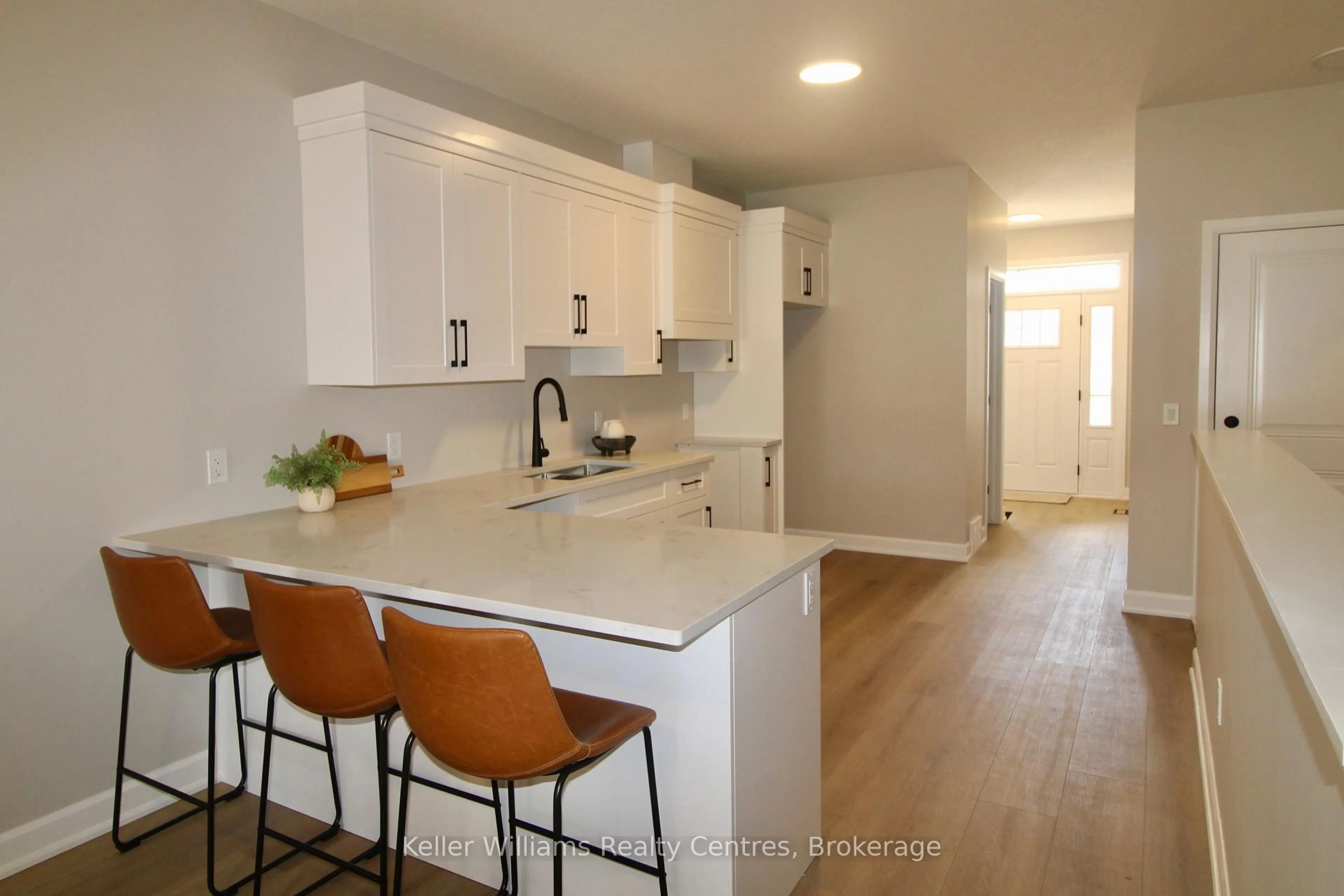 Open concept kitchen, unknown for 258 7th St, Hanover Ontario N4N 1G9