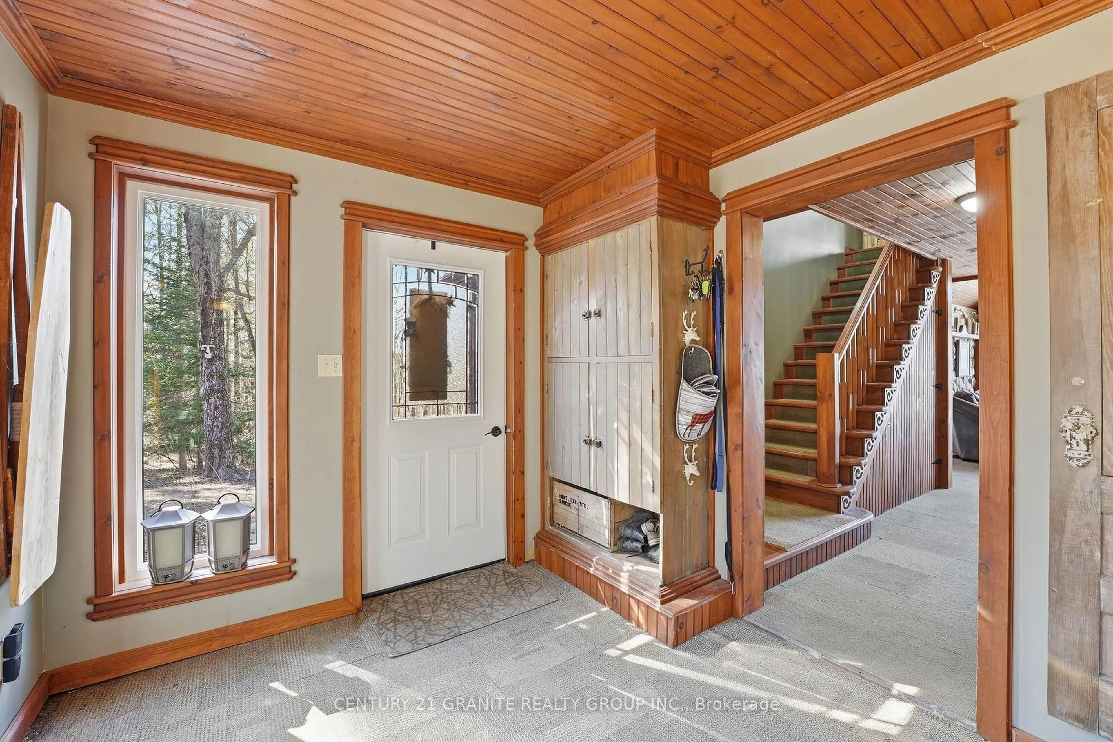 Indoor entryway for 27158 Highway 28 South, Highlands East Ontario K0L 1C0