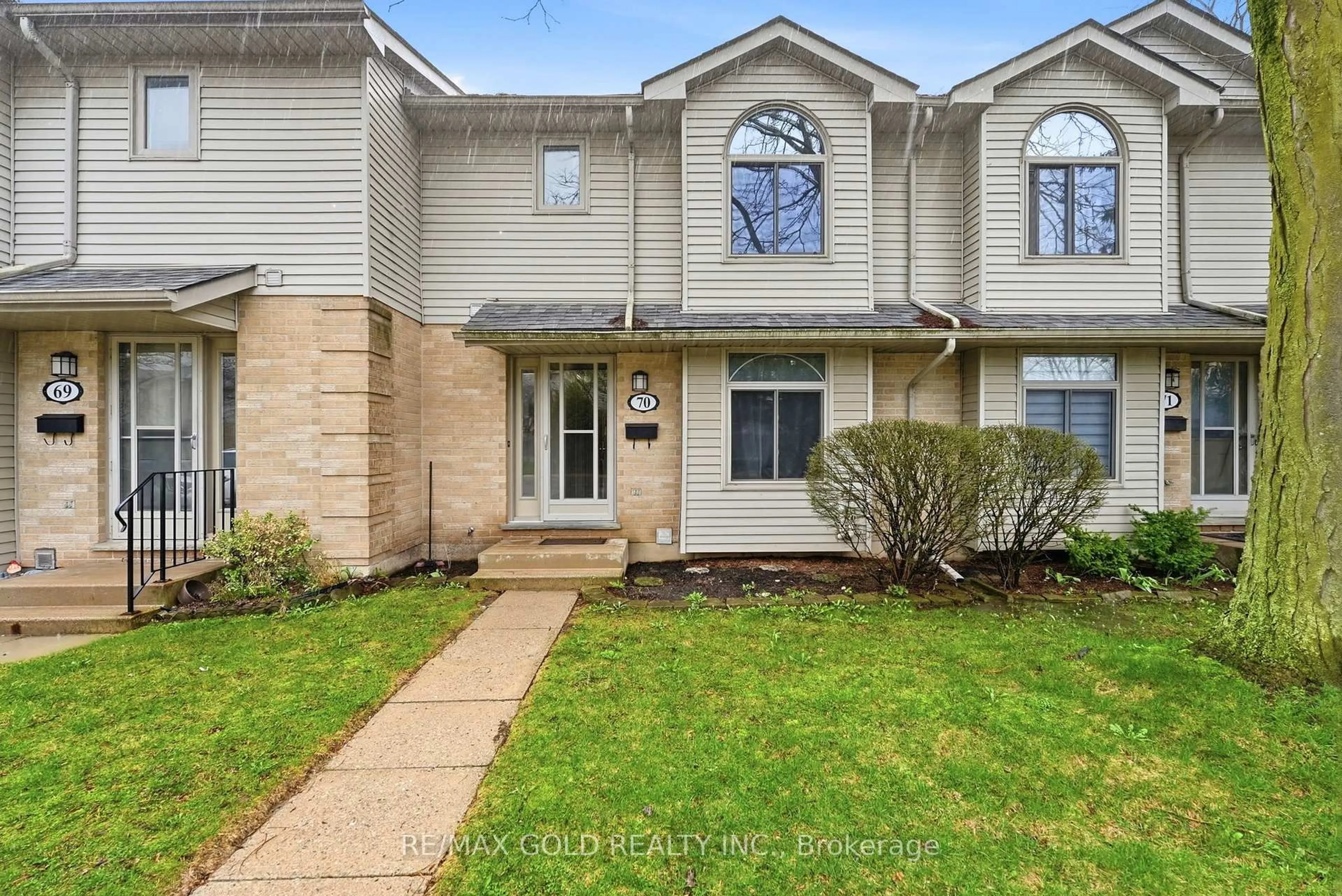 Unknown for 141 Condor Crt #70, London East Ontario N5W 6A1