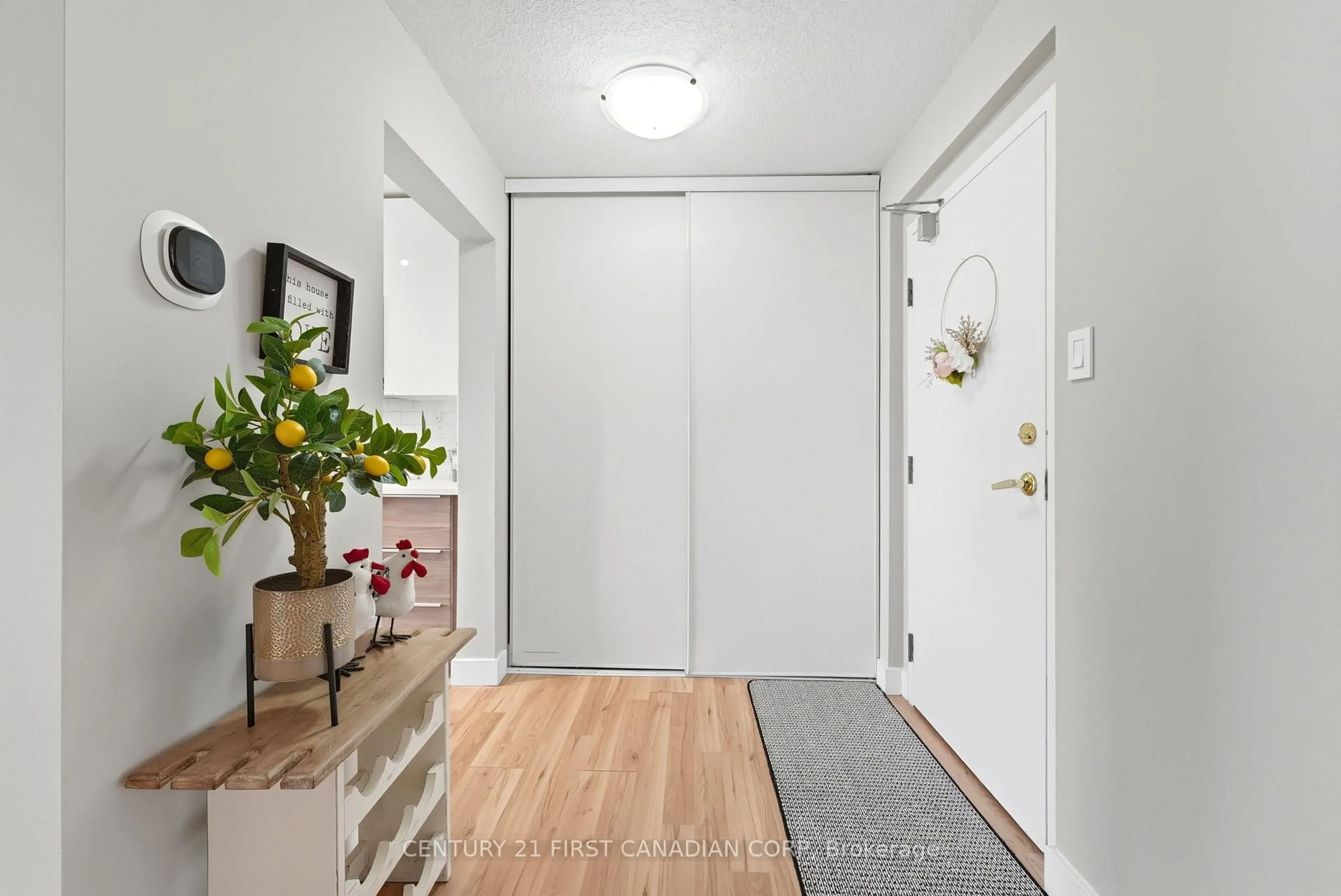 Indoor entryway for 570 Proudfoot Lane #1007, London North Ontario N6H 4Z1