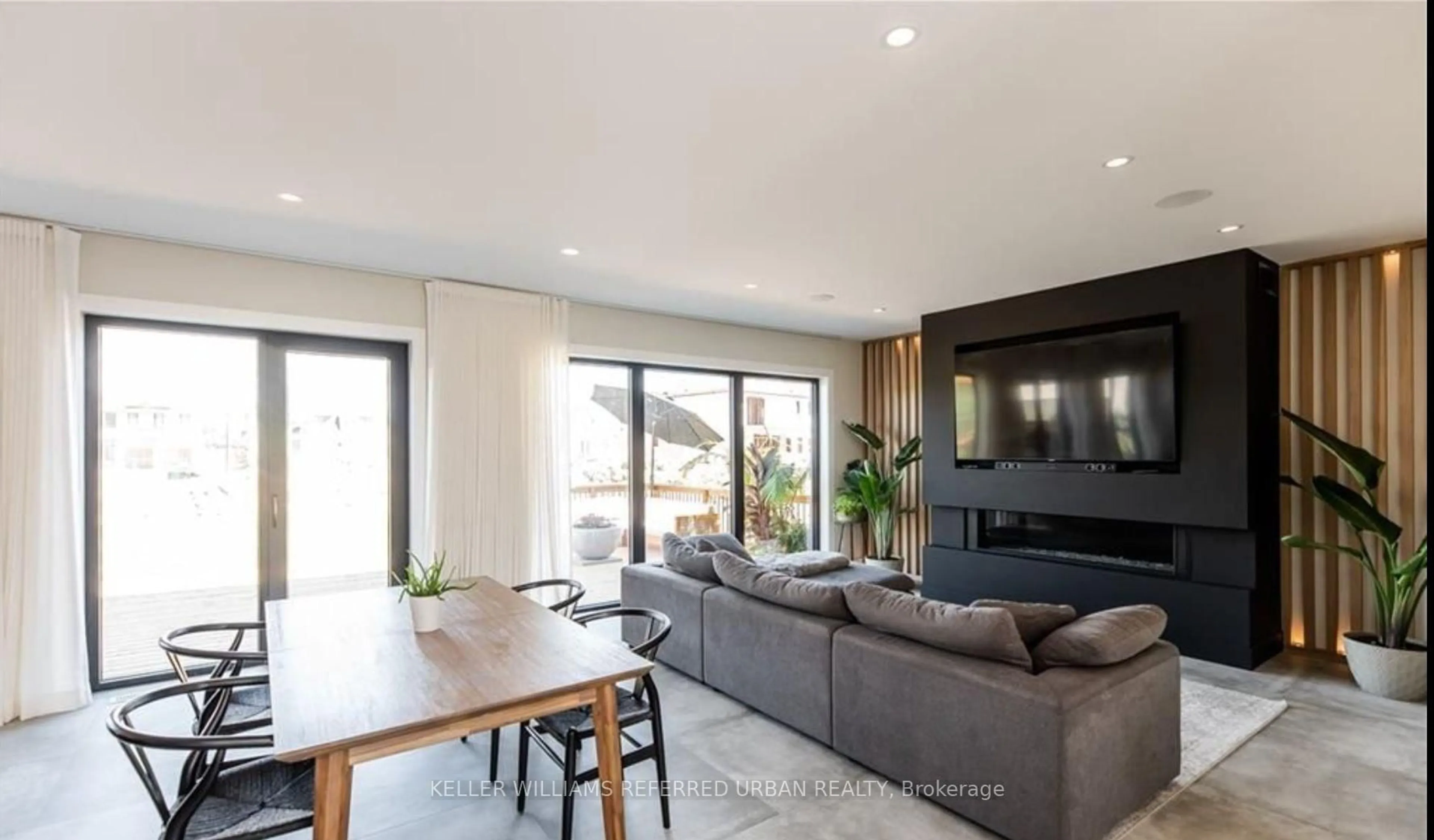 Living room with furniture, unknown for 3442 Silverleaf Chse, London South Ontario N6P 0G8