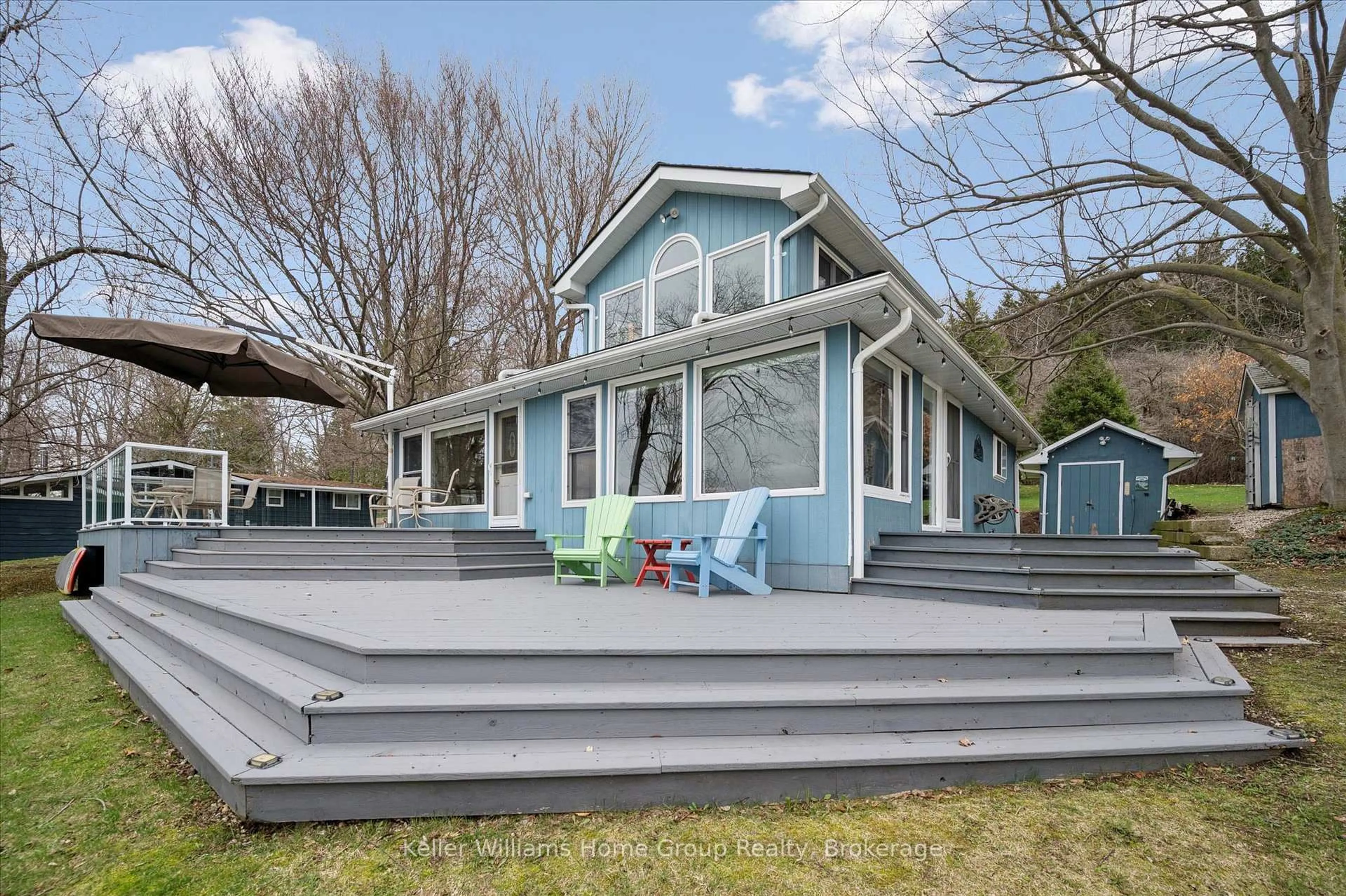 Home with vinyl exterior material, water/lake/river/ocean view for 973 Road 10 West, Mapleton Ontario N0G 1P0