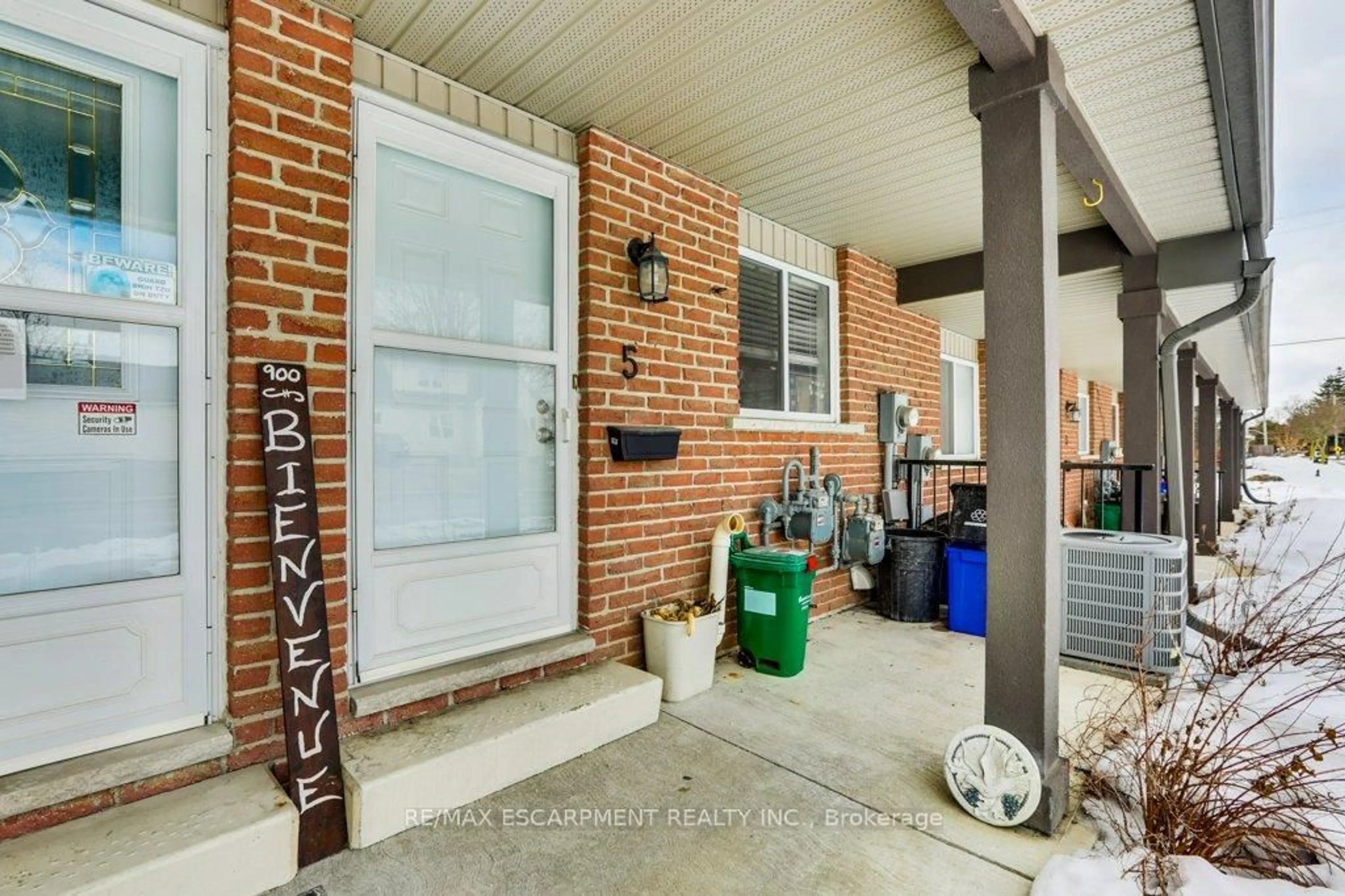 Unknown for 900 James St #5, Woodstock Ontario N4S 1S4