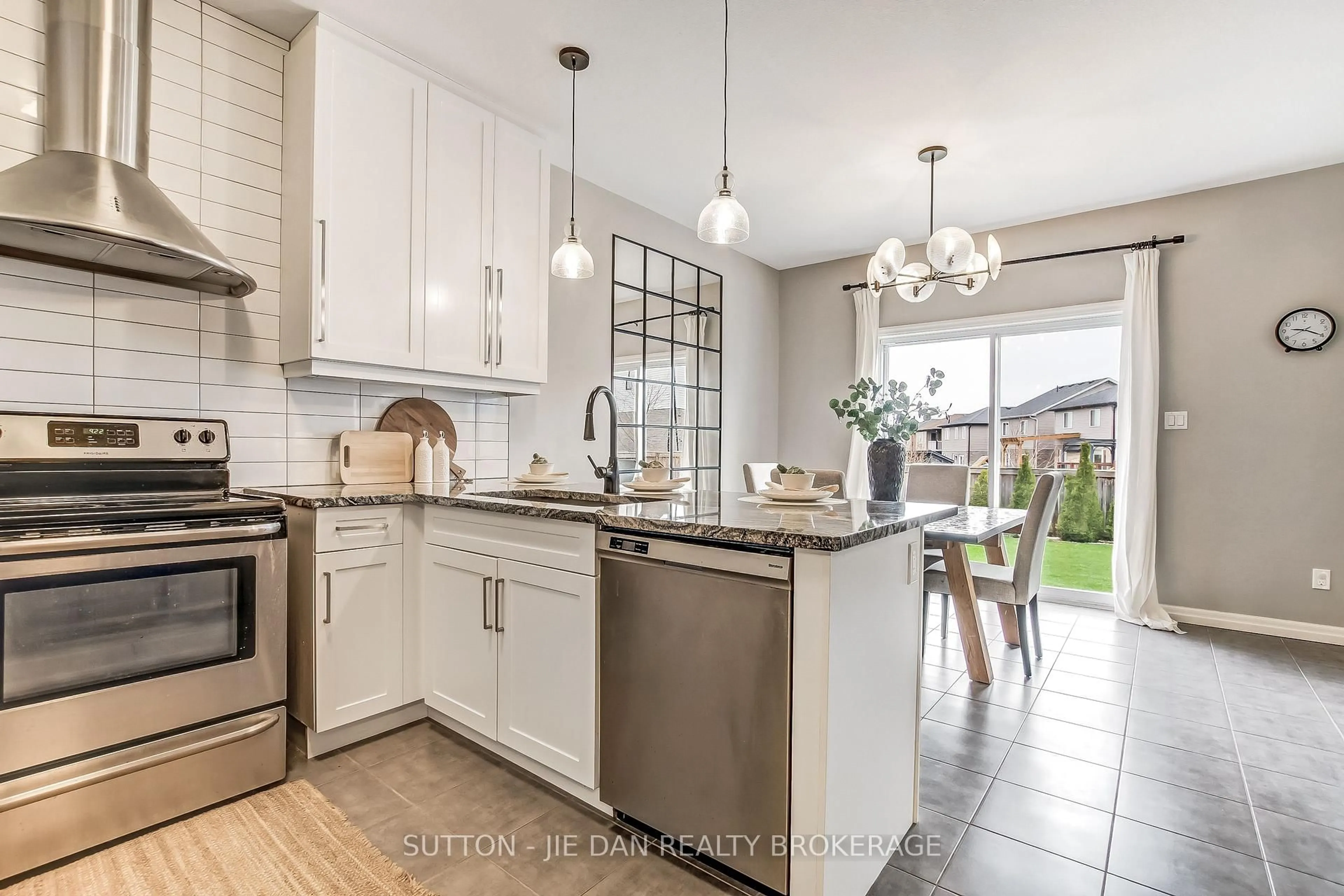 Open concept kitchen, ceramic/tile floor for 2722 TOKALA Tr, London North Ontario N6G 0L6