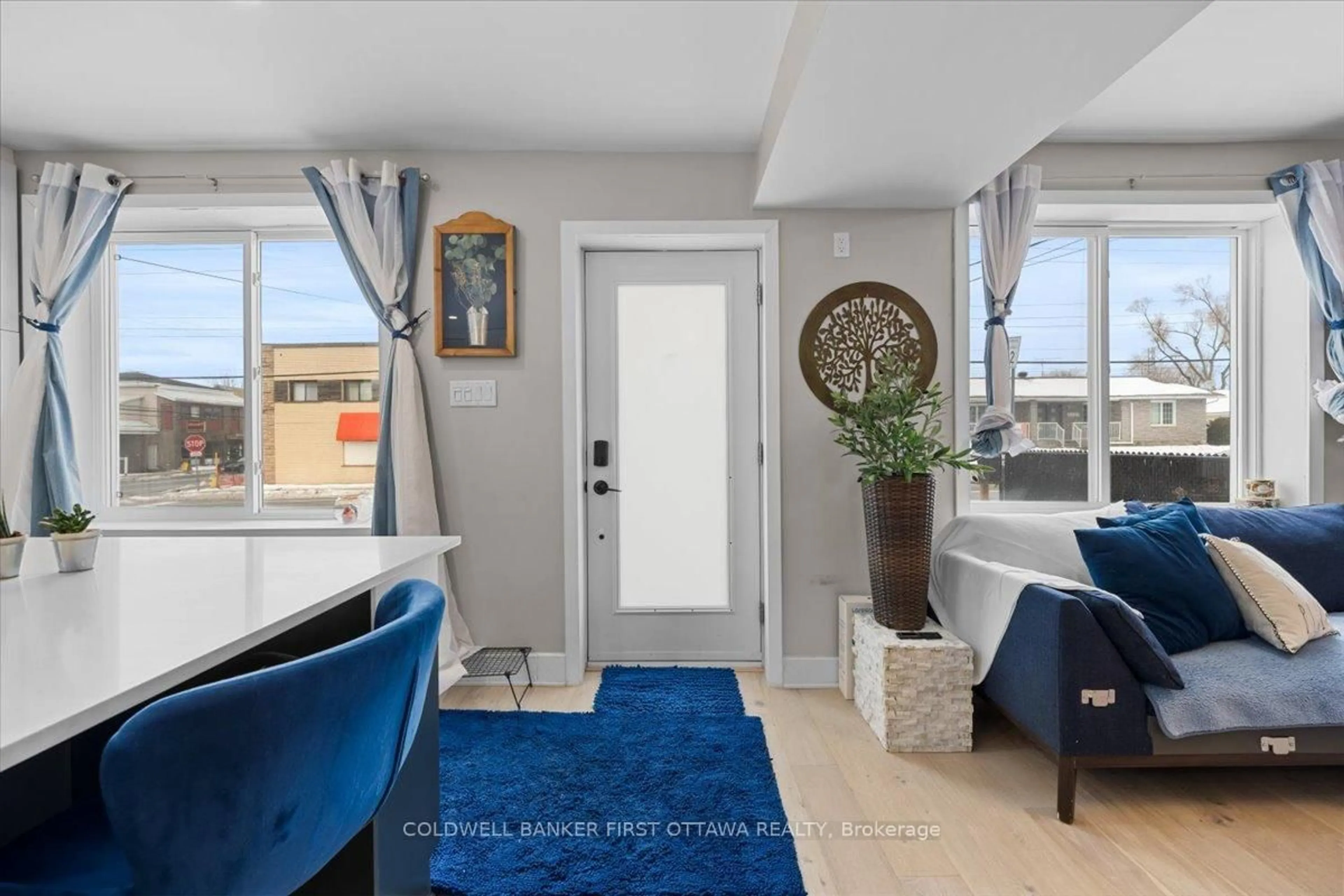 Indoor entryway for 2234 Laval St, Clarence-Rockland Ontario K0A 1E0