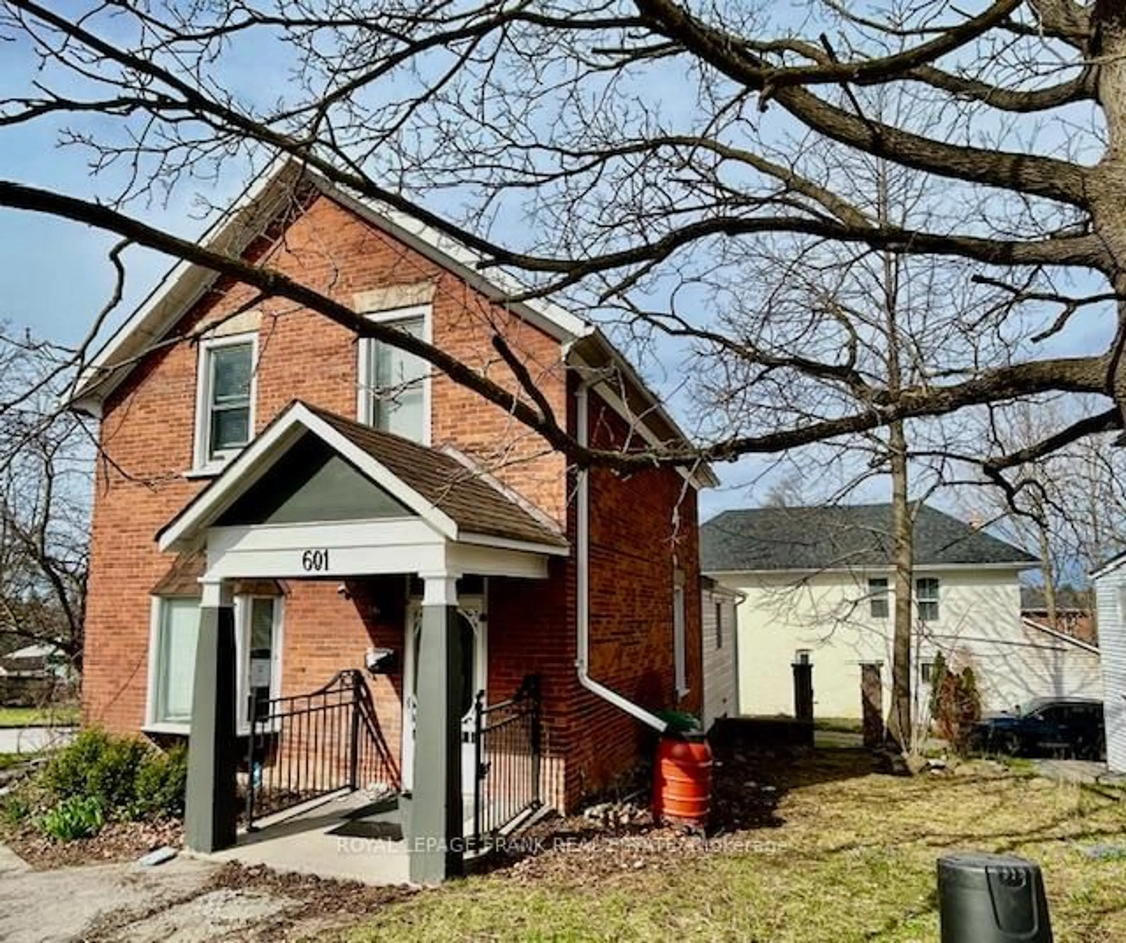 Home with brick exterior material, street for 601 Rubidge St, Peterborough Ontario K9H 4E9