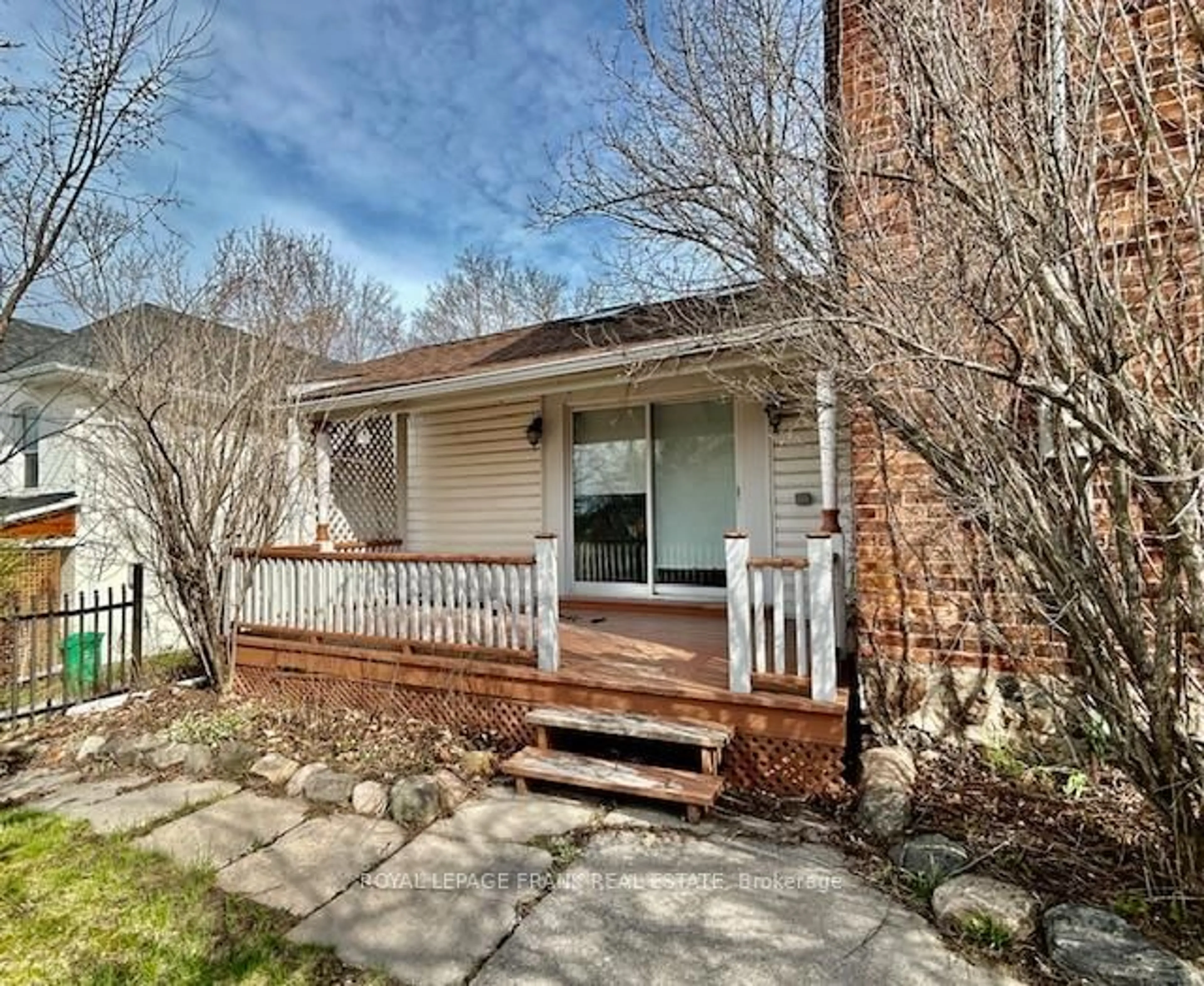 Unknown for 601 Rubidge St, Peterborough Ontario K9H 4E9