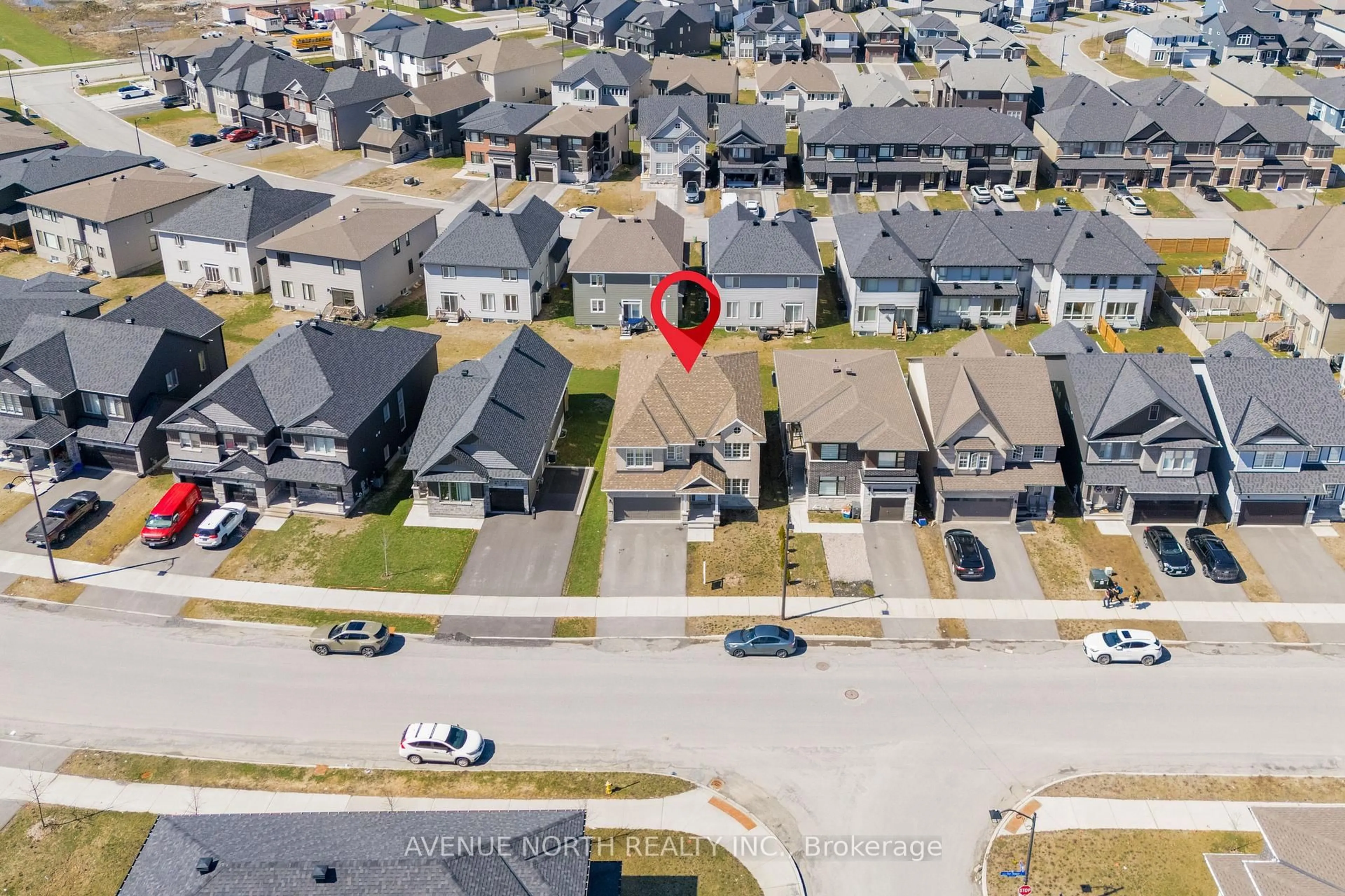 A pic from outside/outdoor area/front of a property/back of a property/a pic from drone, street for 36 Dun Skipper Dr, Ottawa Ontario K1X 0J3