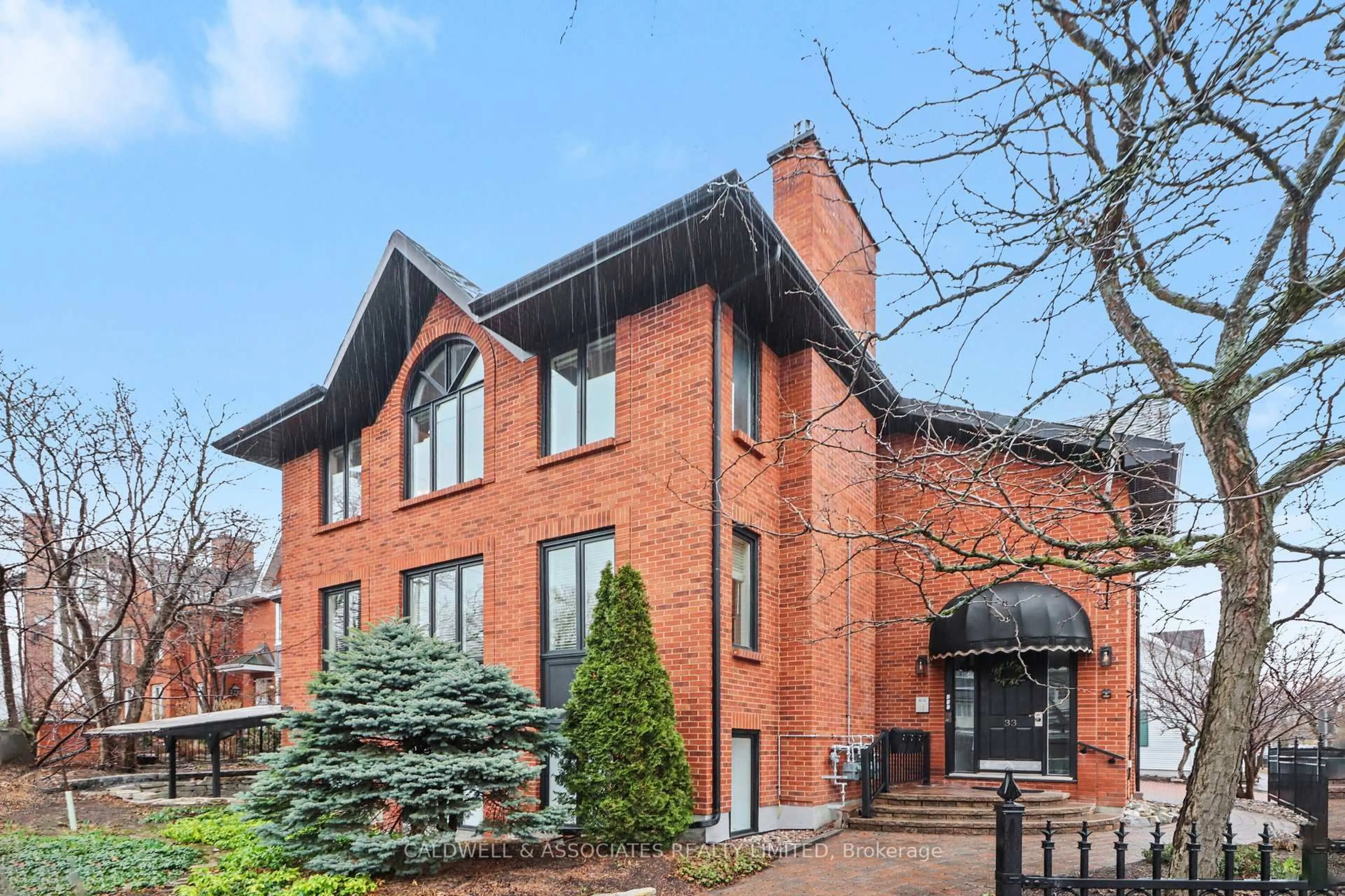 Home with brick exterior material, building for 33 Charles St #3, Ottawa Ontario K1M 1R3