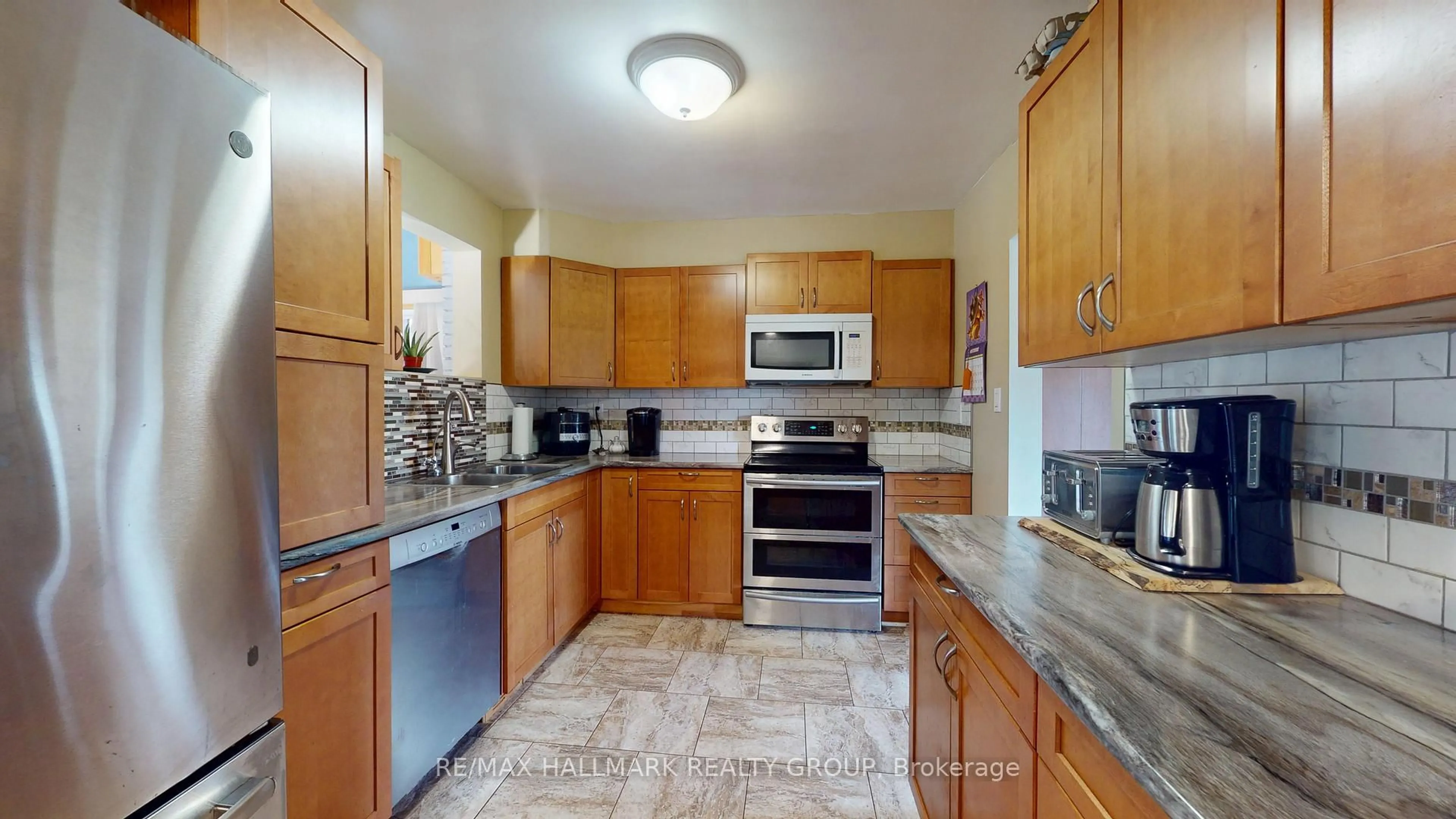 Standard kitchen, ceramic/tile floor for 6034 County Rd 29 Rd, Elizabethtown-Kitley Ontario K6V 5T4