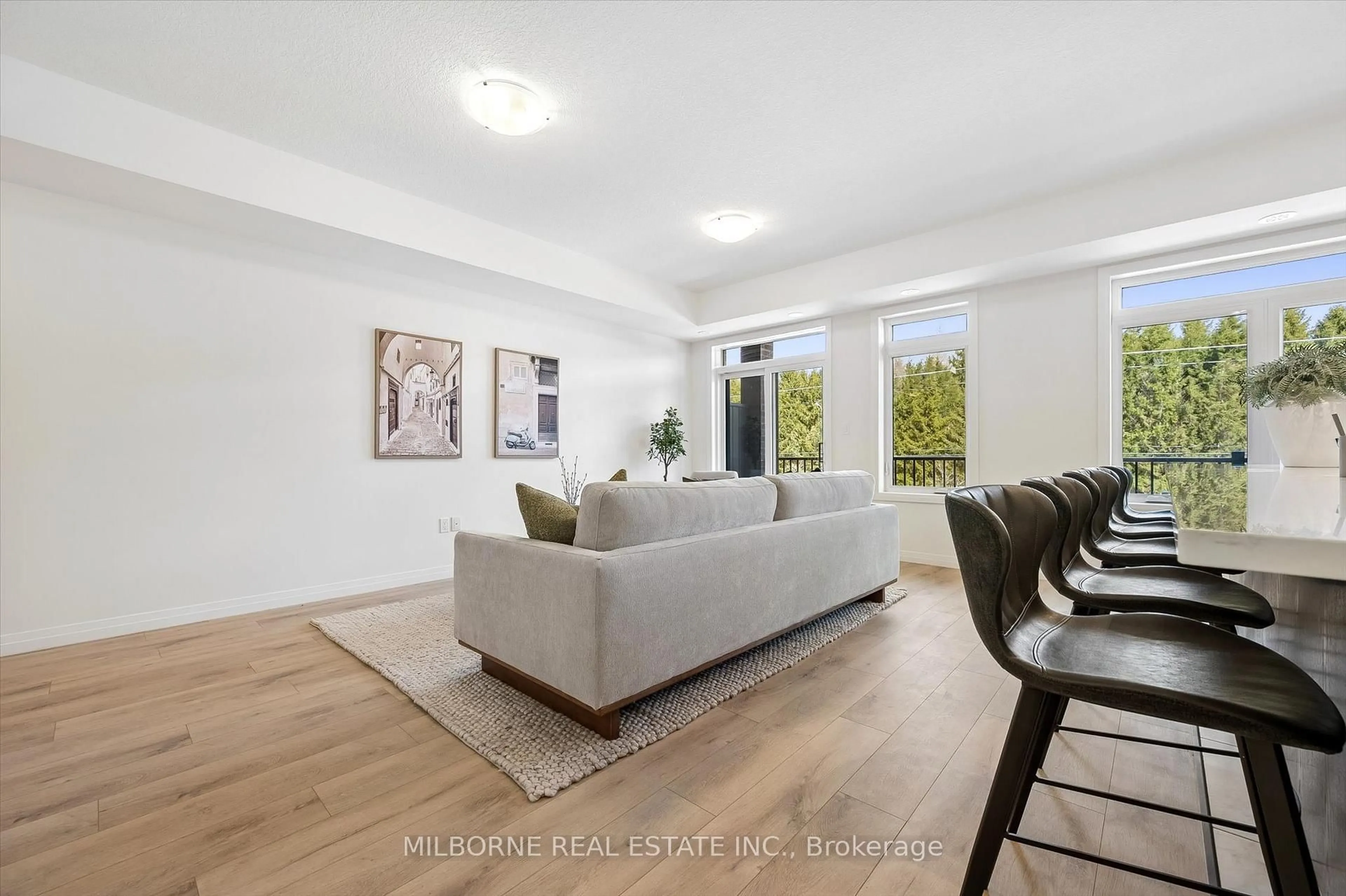 Living room with furniture, unknown for 34 Thatcher Dr, Guelph Ontario N1L 0R8