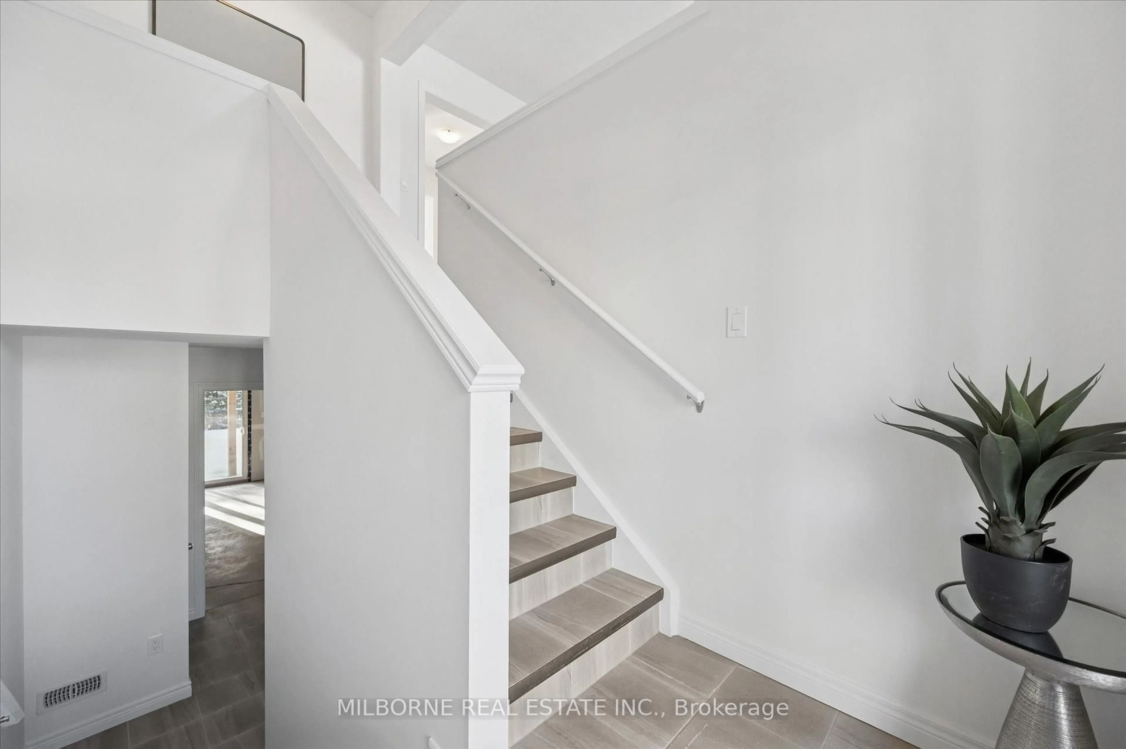 Stairs for 37 Arabella Dr, Guelph Ontario N1L 0R9