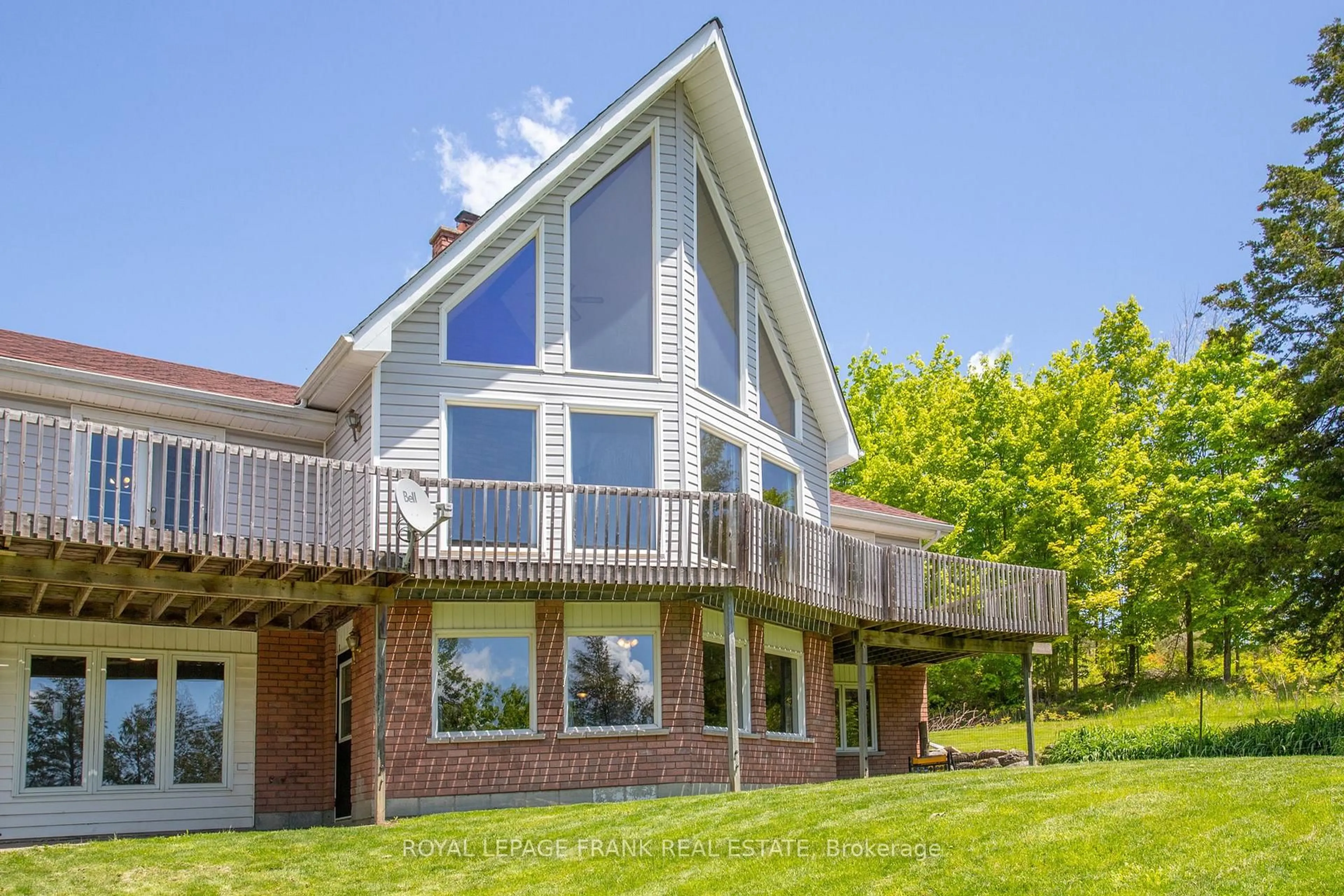 Home with vinyl exterior material, water/lake/river/ocean view for 884 Centre Line Rd, Limoges Ontario K0K 2M0