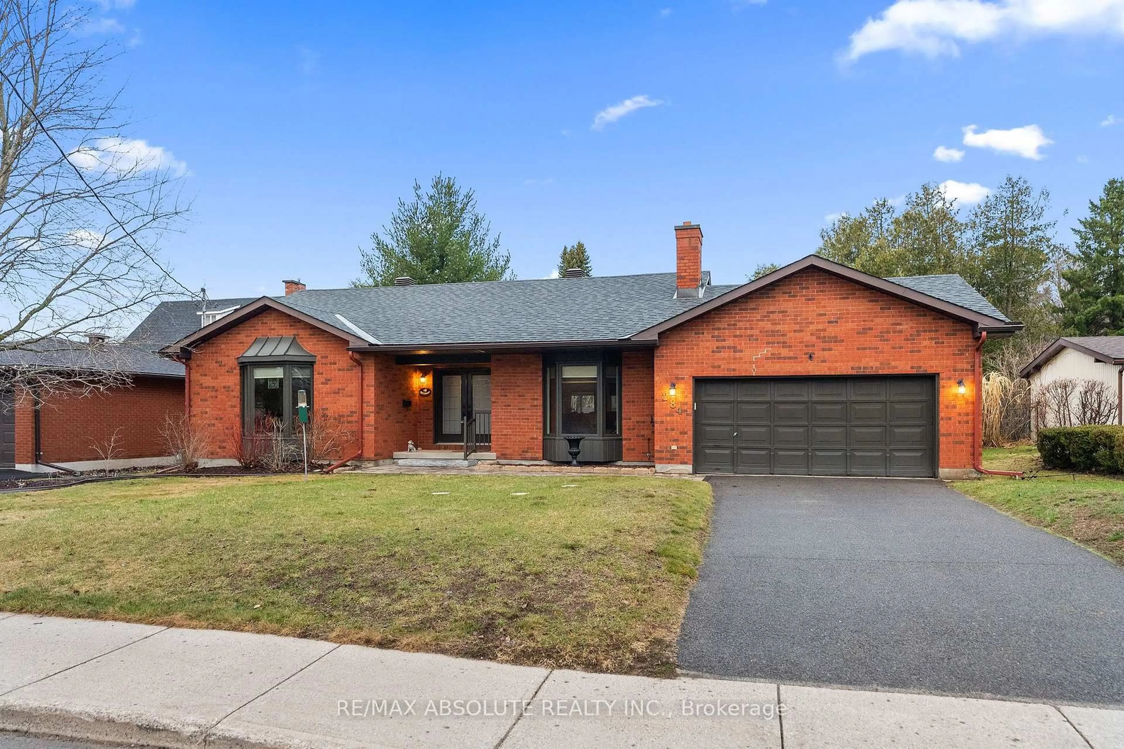 Home with brick exterior material, street for 284 Harrington St, Arnprior Ontario K7S 2V1