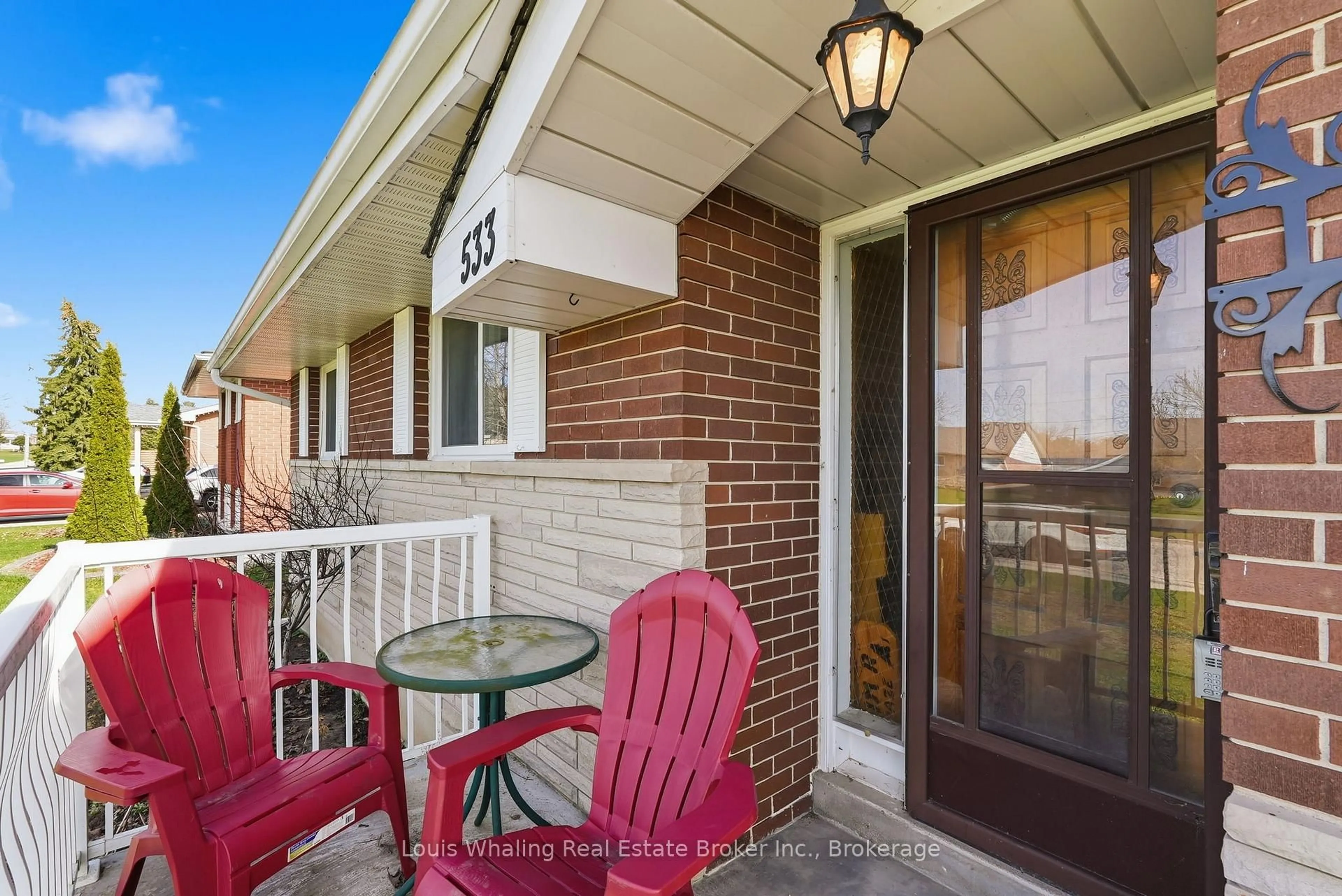 Patio, street for 533 14th St, Hanover Ontario N4N 1Z8