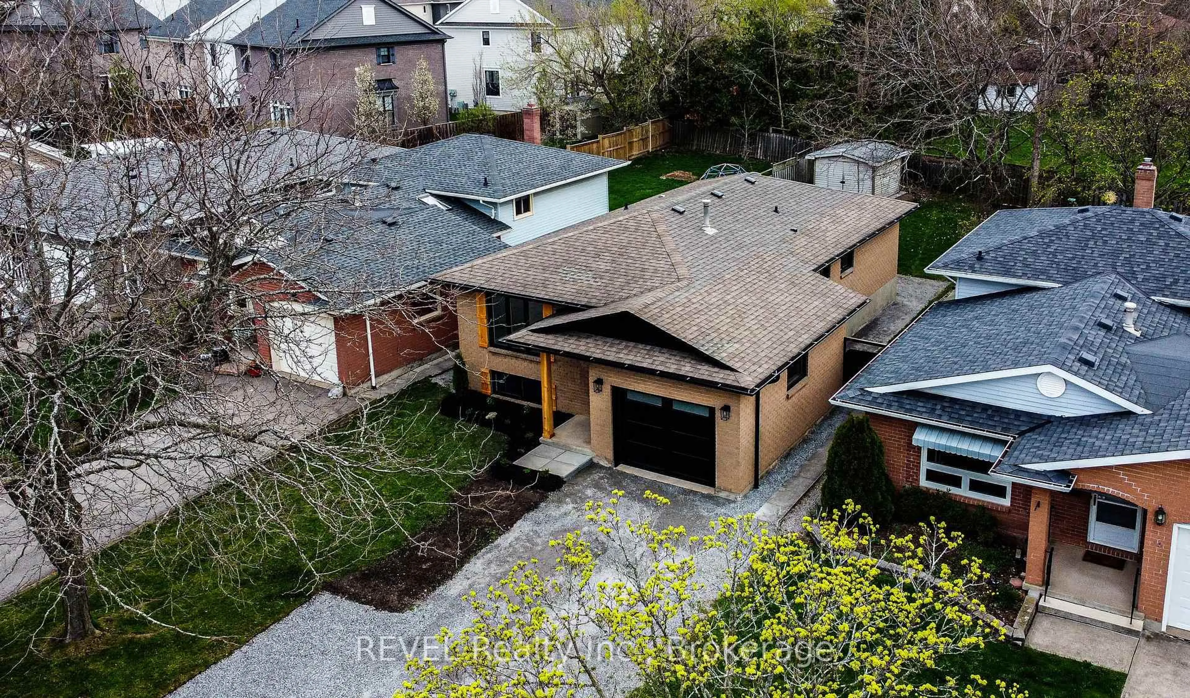 A pic from outside/outdoor area/front of a property/back of a property/a pic from drone, street for 12 Andrea Dr, St. Catharines Ontario L2S 3N7