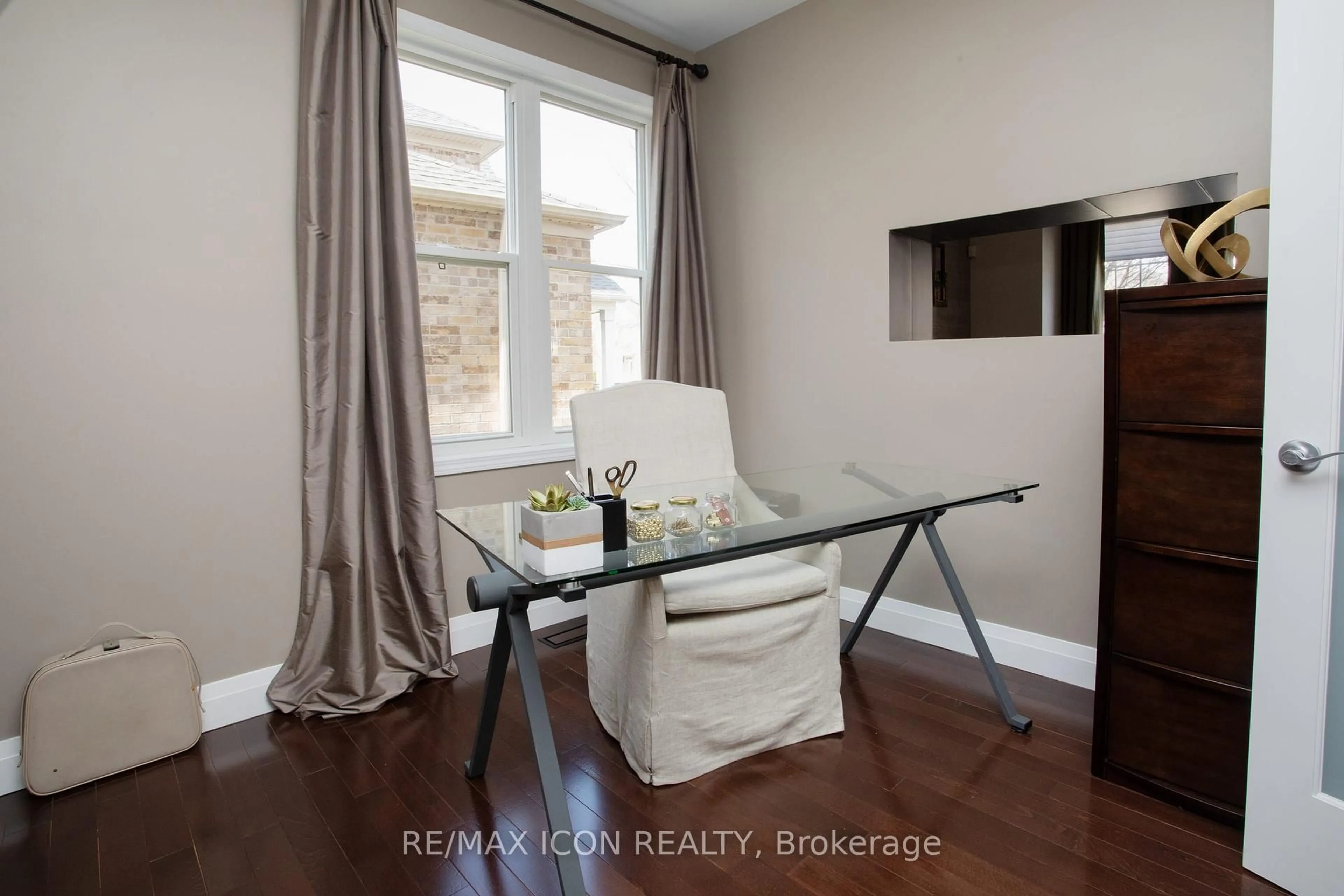 Unknown for 103 Glazebrook Cres, Cambridge Ontario N1T 2H8