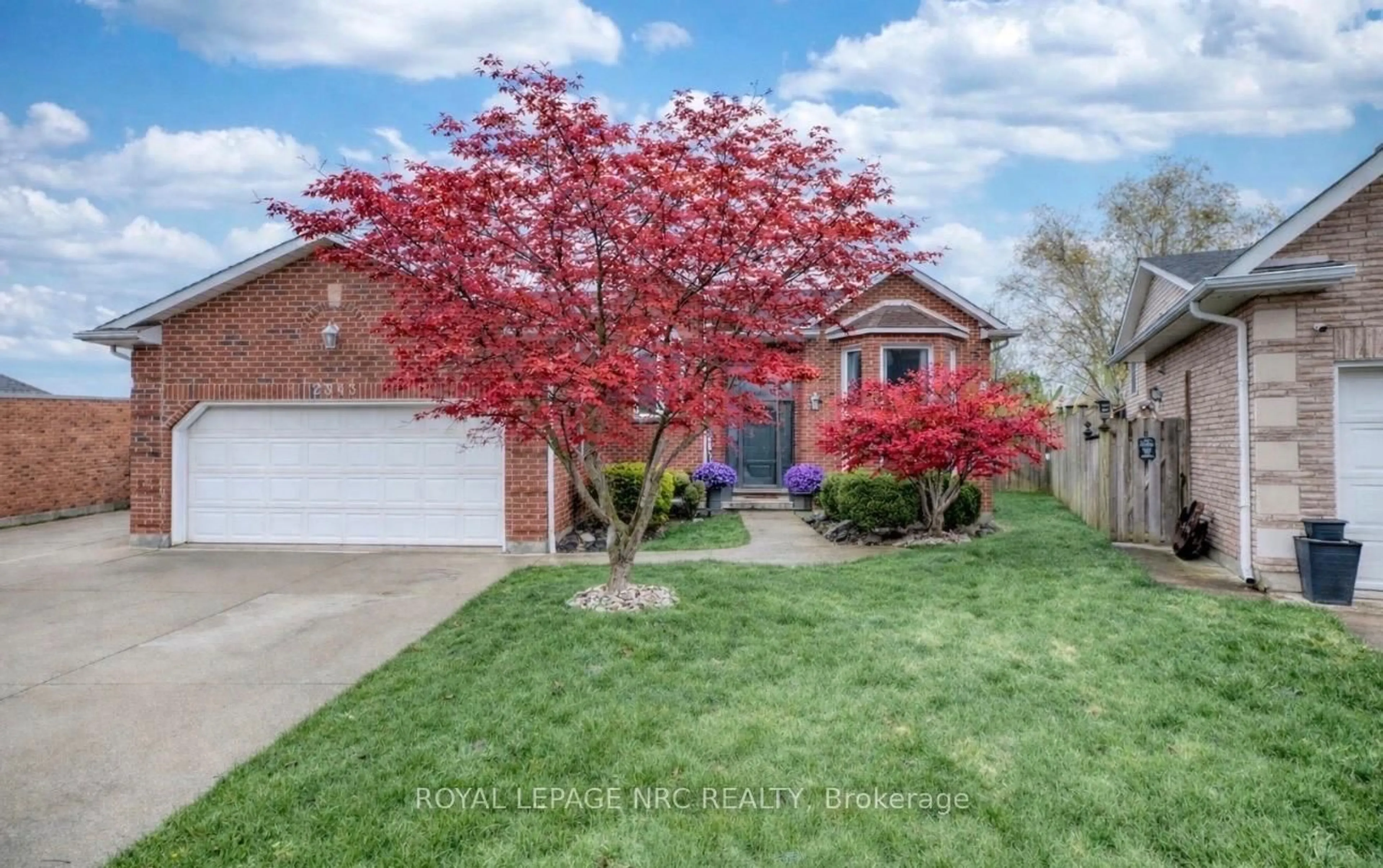 Home with brick exterior material, street for 2343 JESSIE Cres, Niagara Falls Ontario L2J 4J7