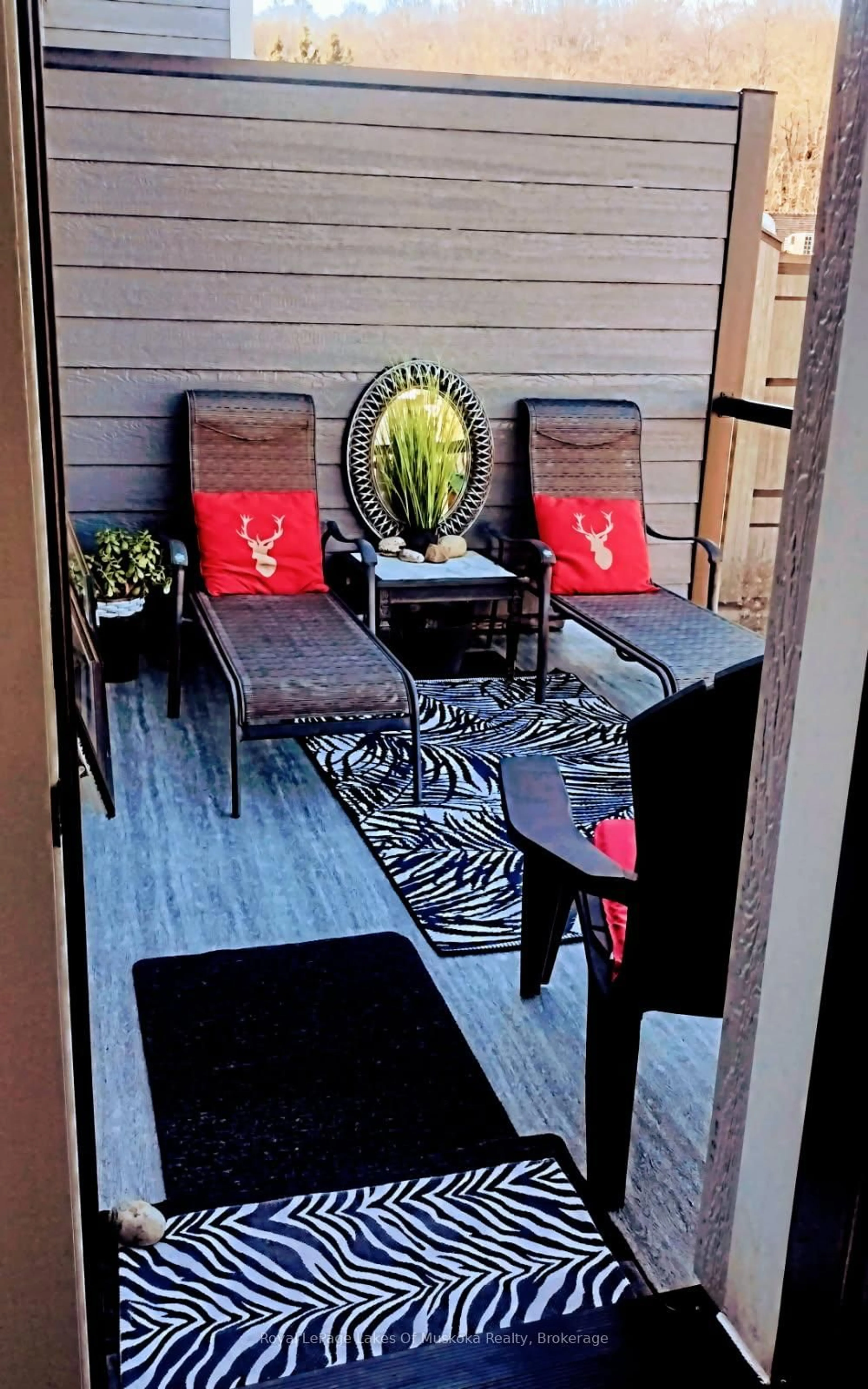 Patio, street for 54 Summit DRIVE Dr #301, Huntsville Ontario P1H 2E8