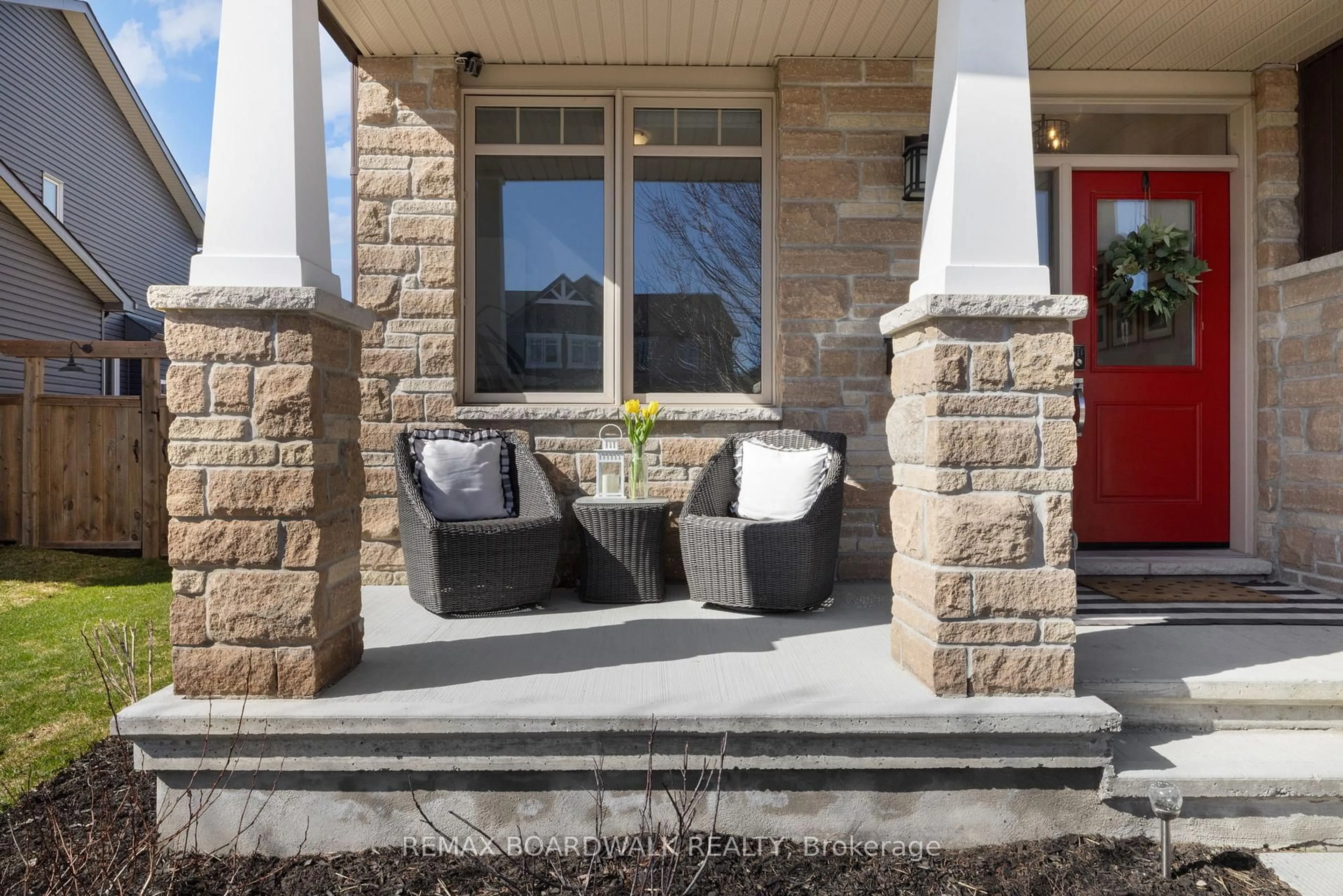 Patio, street for 93 Morris St, Carleton Place Ontario K7C 0E8