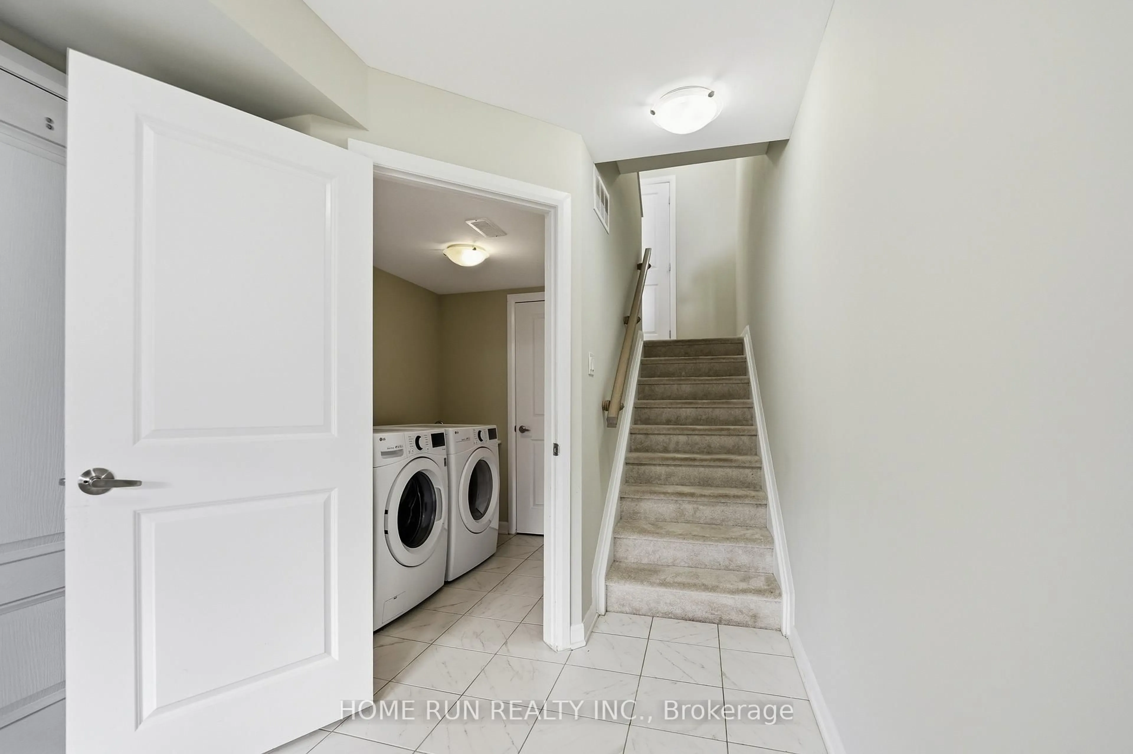 Laundry room for 60 Teelin Circ, Ottawa Ontario K2J 6T9