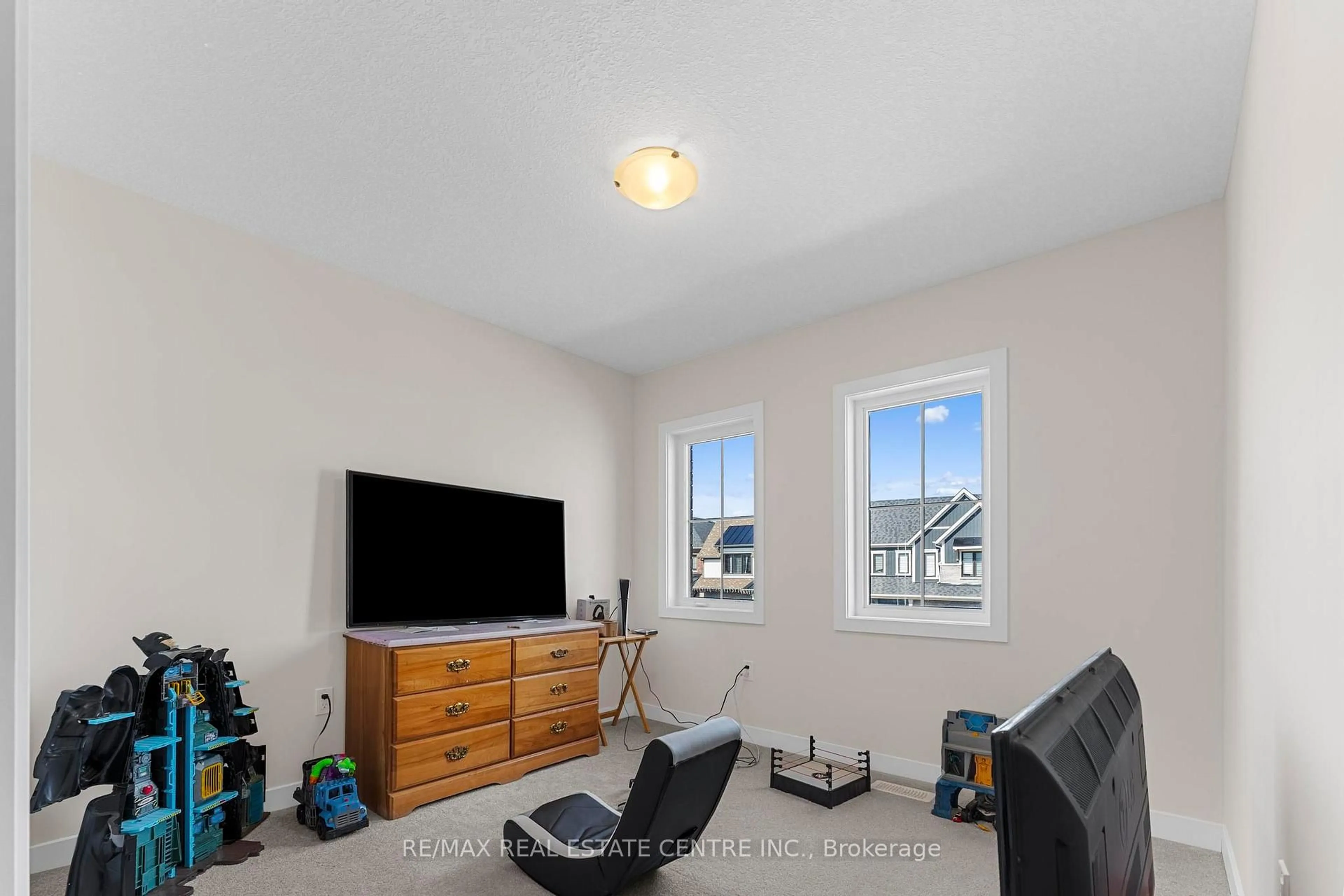 A pic of a room for 17 Downriver Dr, Welland Ontario L3B 0M5