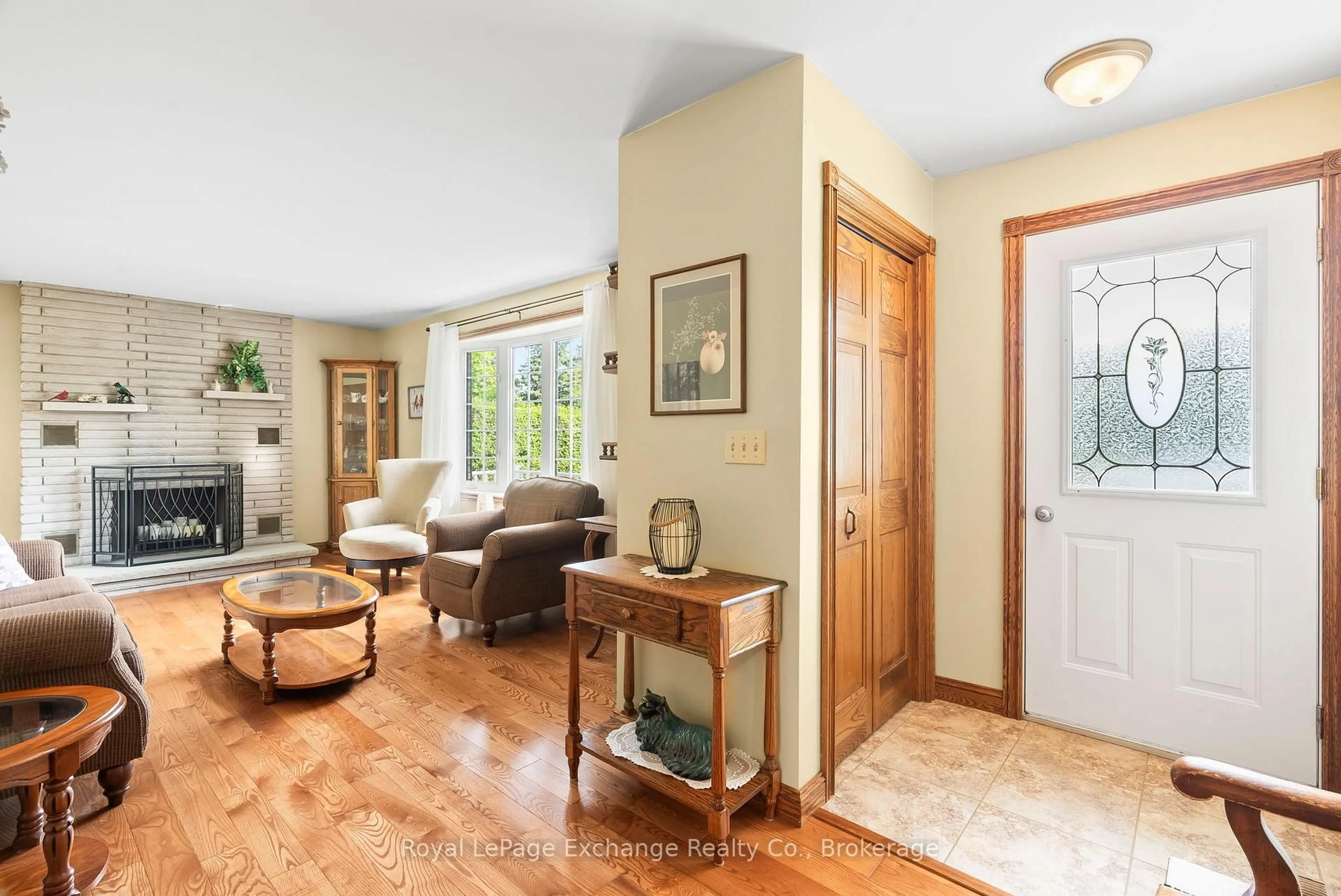 Indoor entryway for 39 Maccaskill Rd, Kincardine Ontario N2Z 1J1