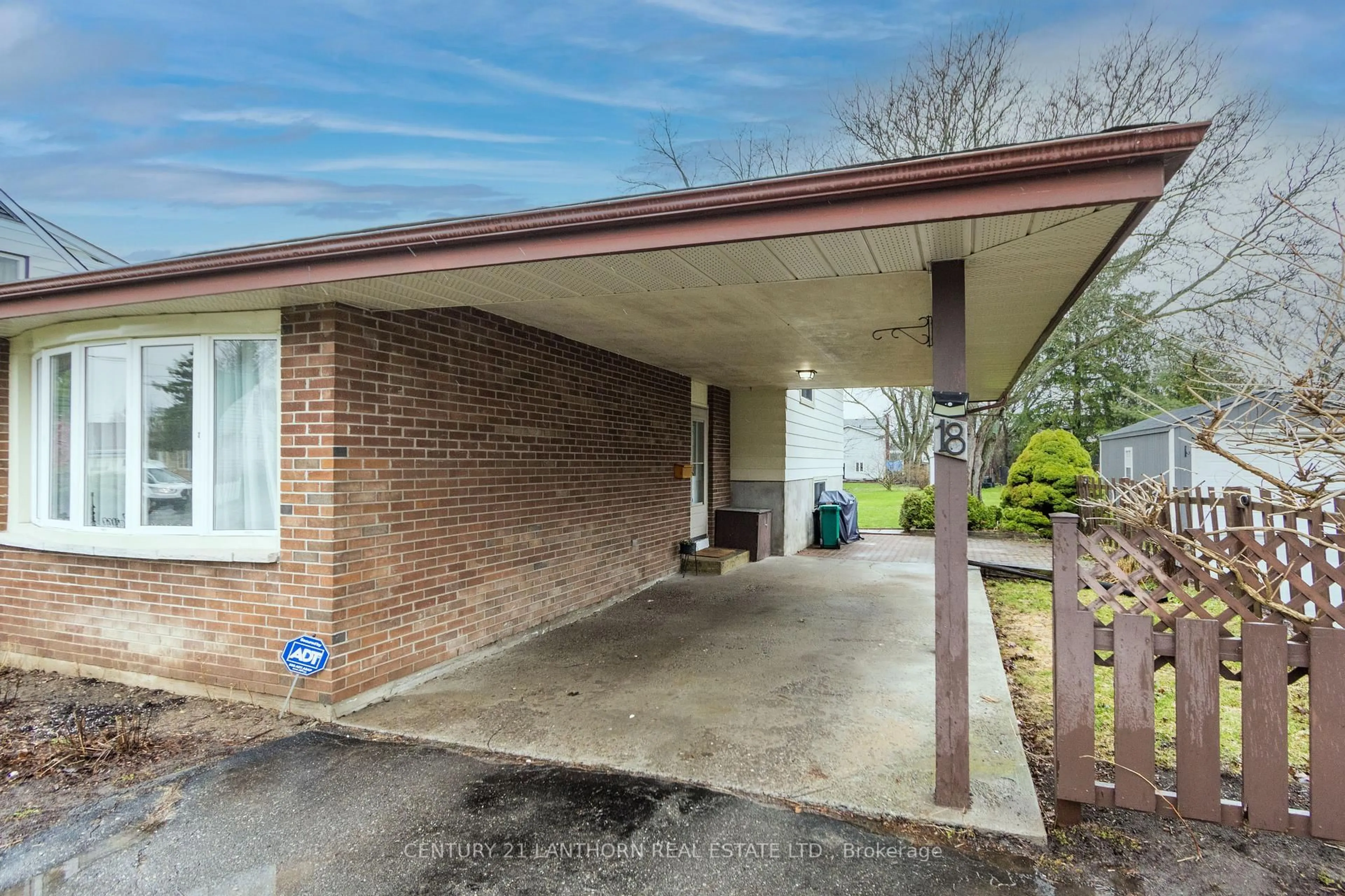 Unknown for 18 Glendale Rd, Belleville Ontario K8P 4H5