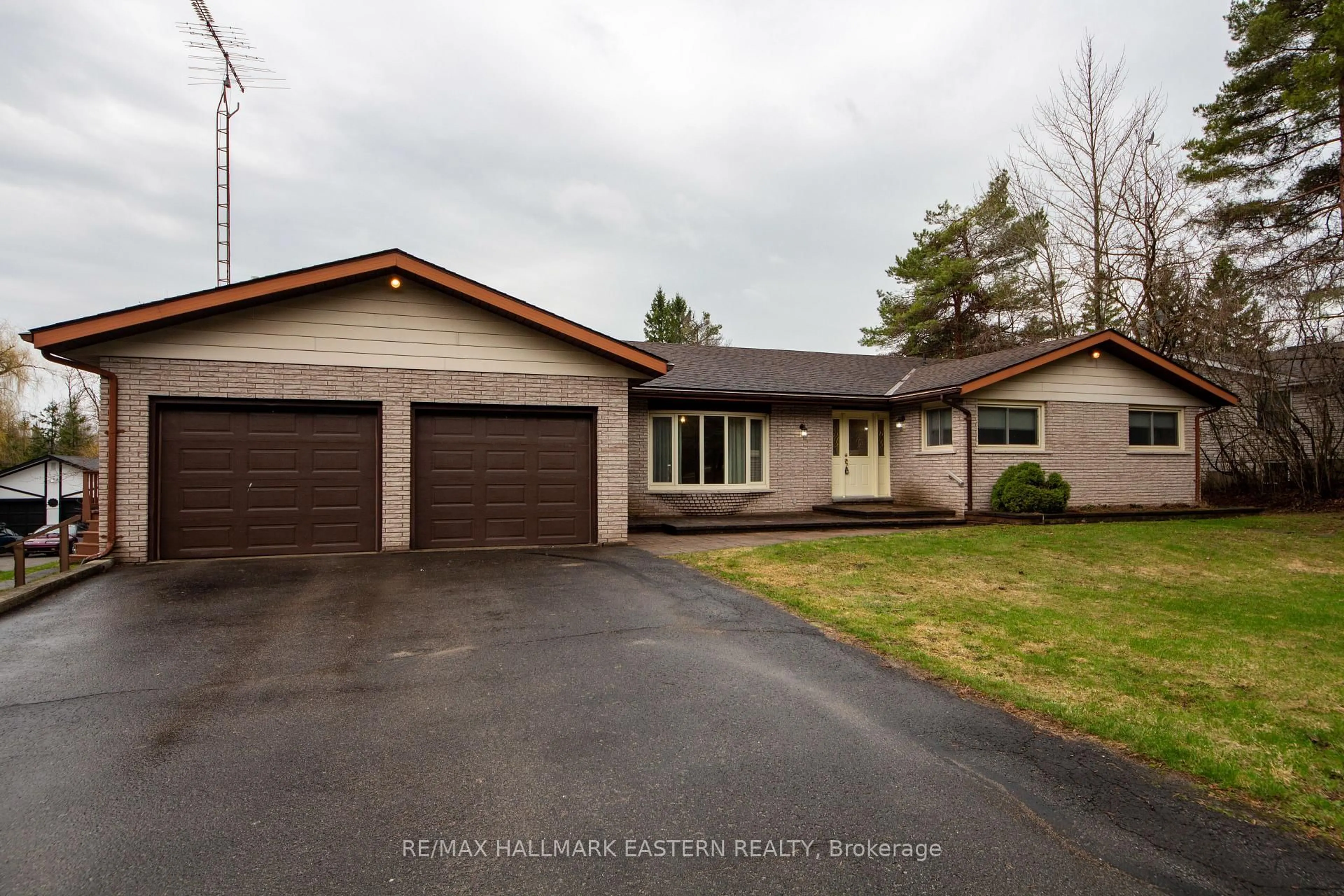Home with vinyl exterior material, street for 1239 7th Line, Selwyn Ontario K0L 2H0