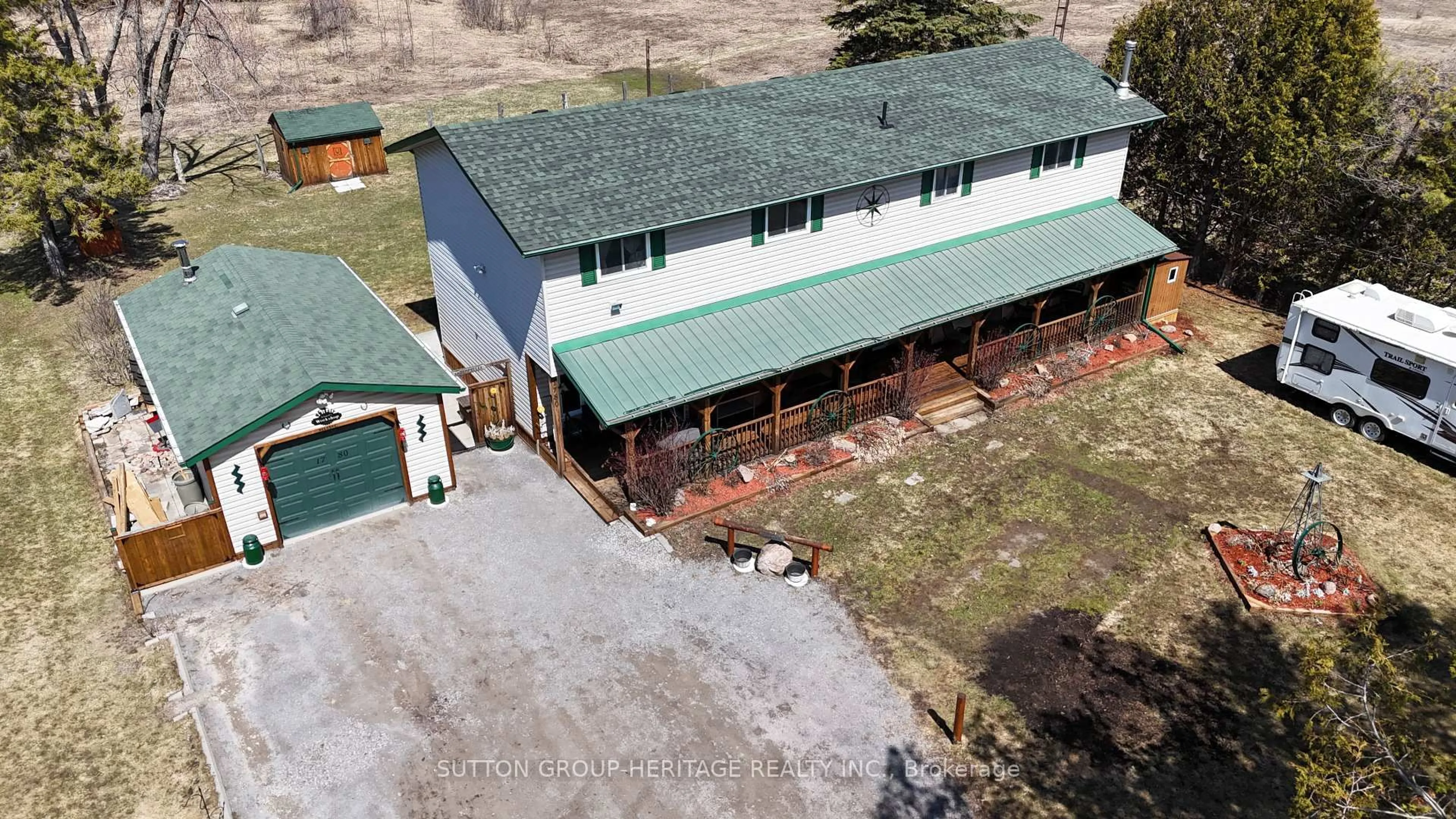 A pic from outside/outdoor area/front of a property/back of a property/a pic from drone, building for 1780 7th Line, Selwyn Ontario K9J 6X5