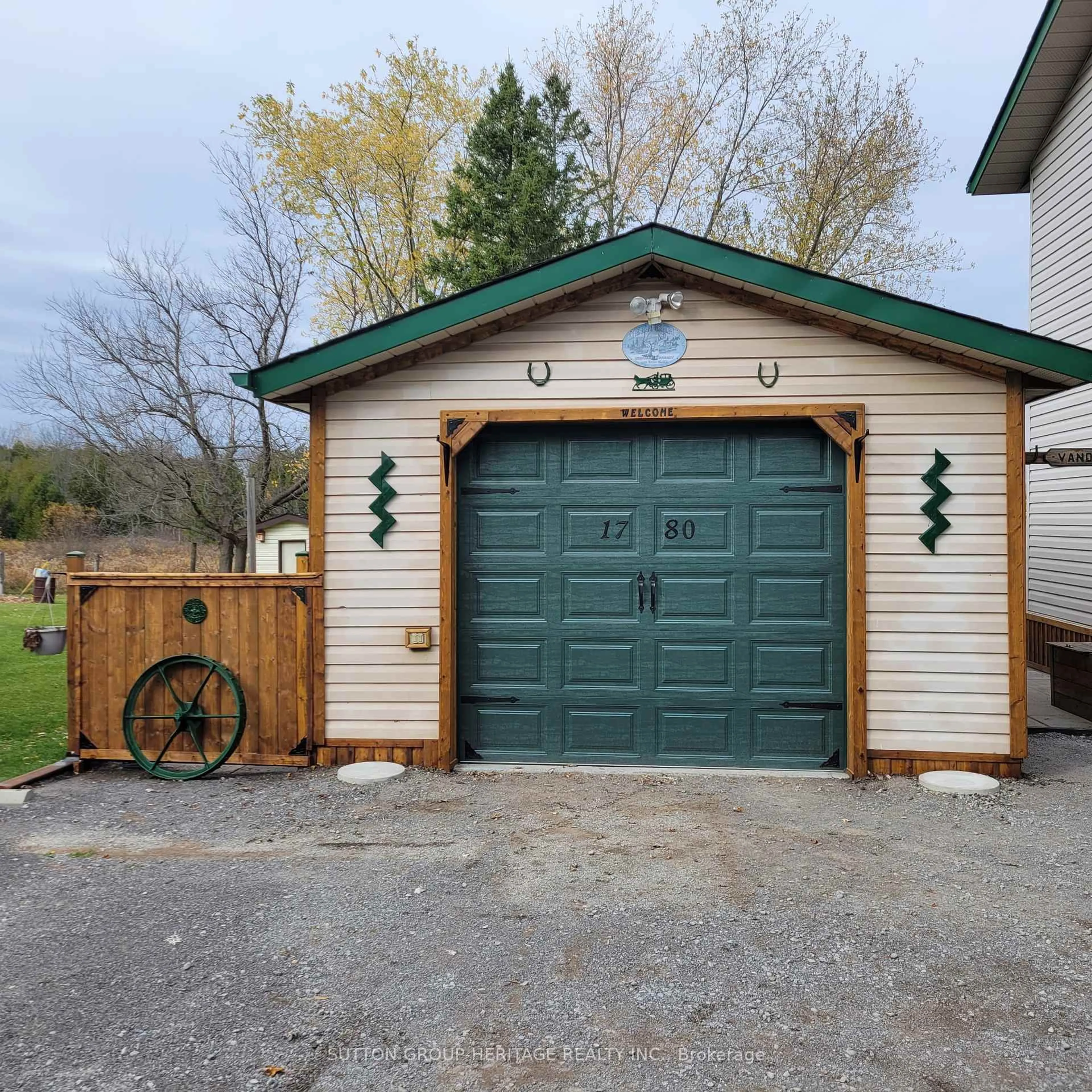 Indoor garage for 1780 7th Line, Selwyn Ontario K9J 6X5