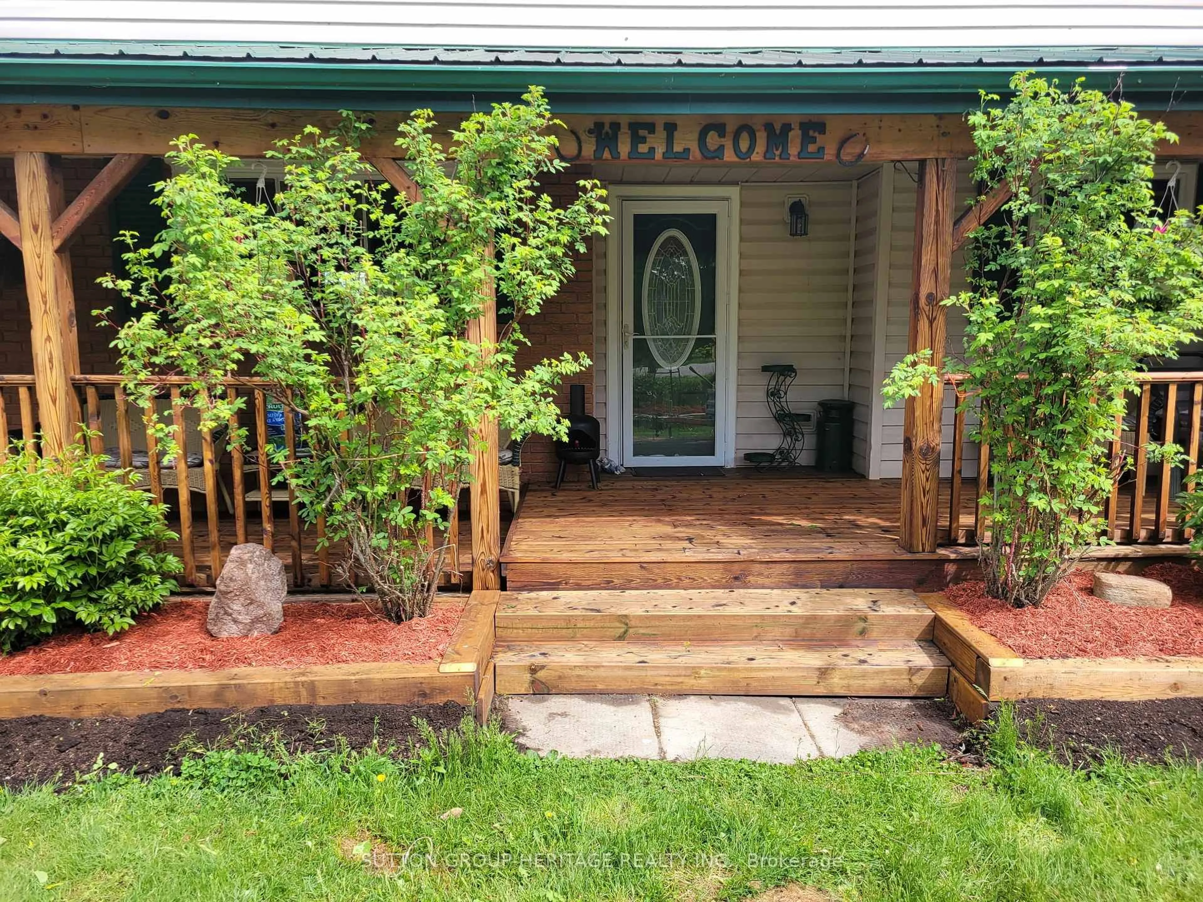 Patio, street for 1780 7th Line, Selwyn Ontario K9J 6X5