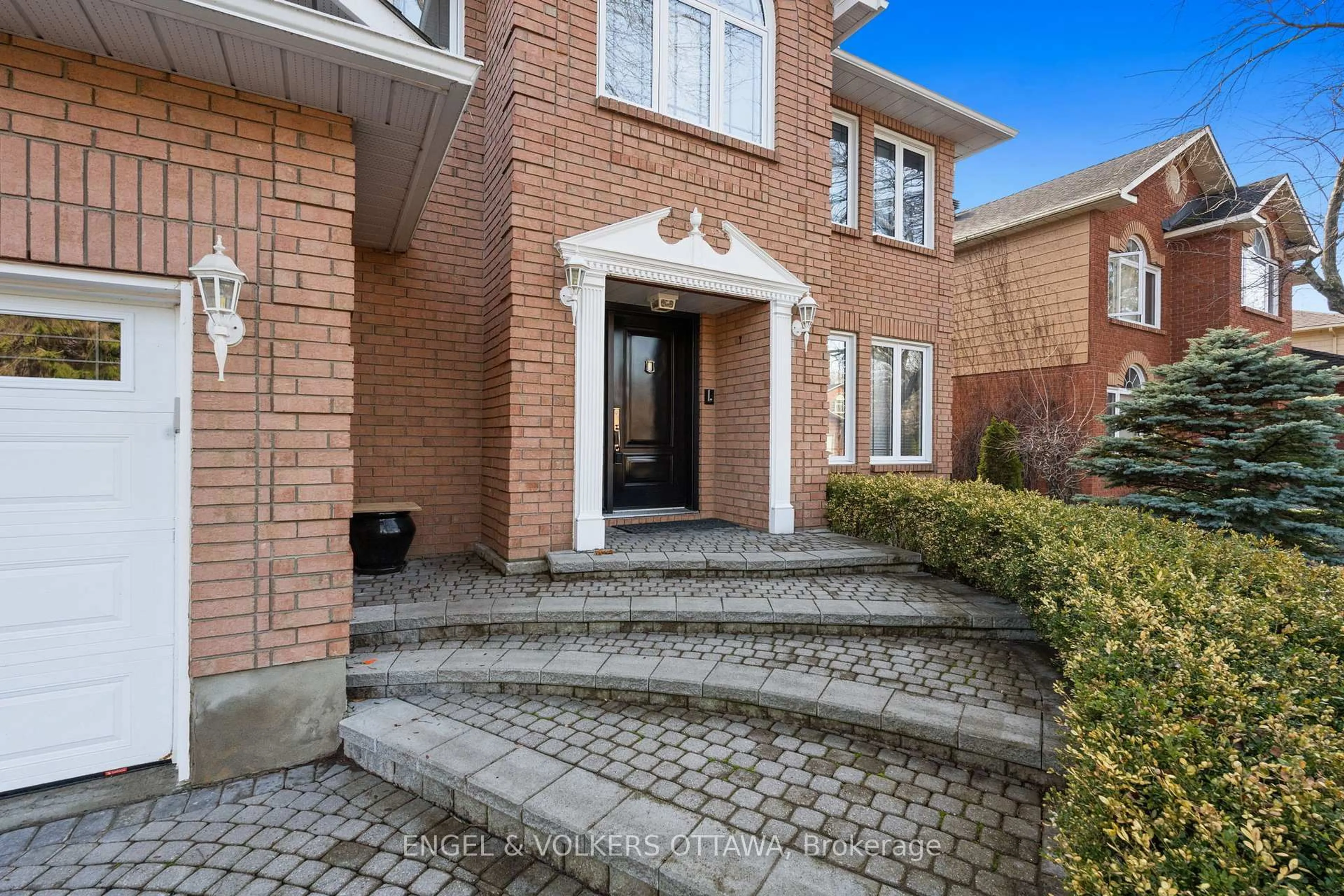 Home with brick exterior material, street for 19 Kimmins Crt, Ottawa Ontario K2K 2M4