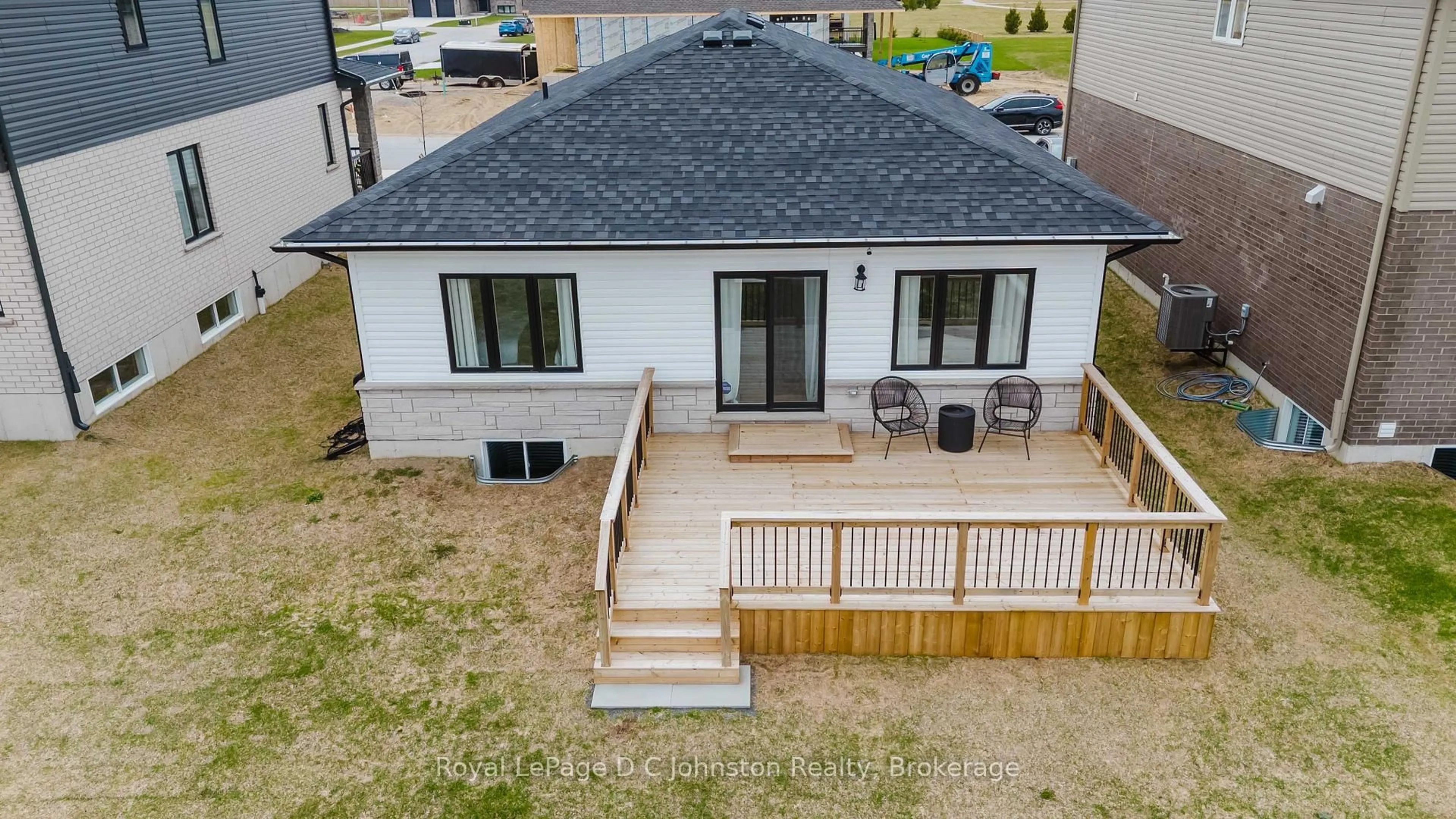 A pic from outside/outdoor area/front of a property/back of a property/a pic from drone, building for 285 Mary Rose Ave, Saugeen Shores Ontario N0H 2C3