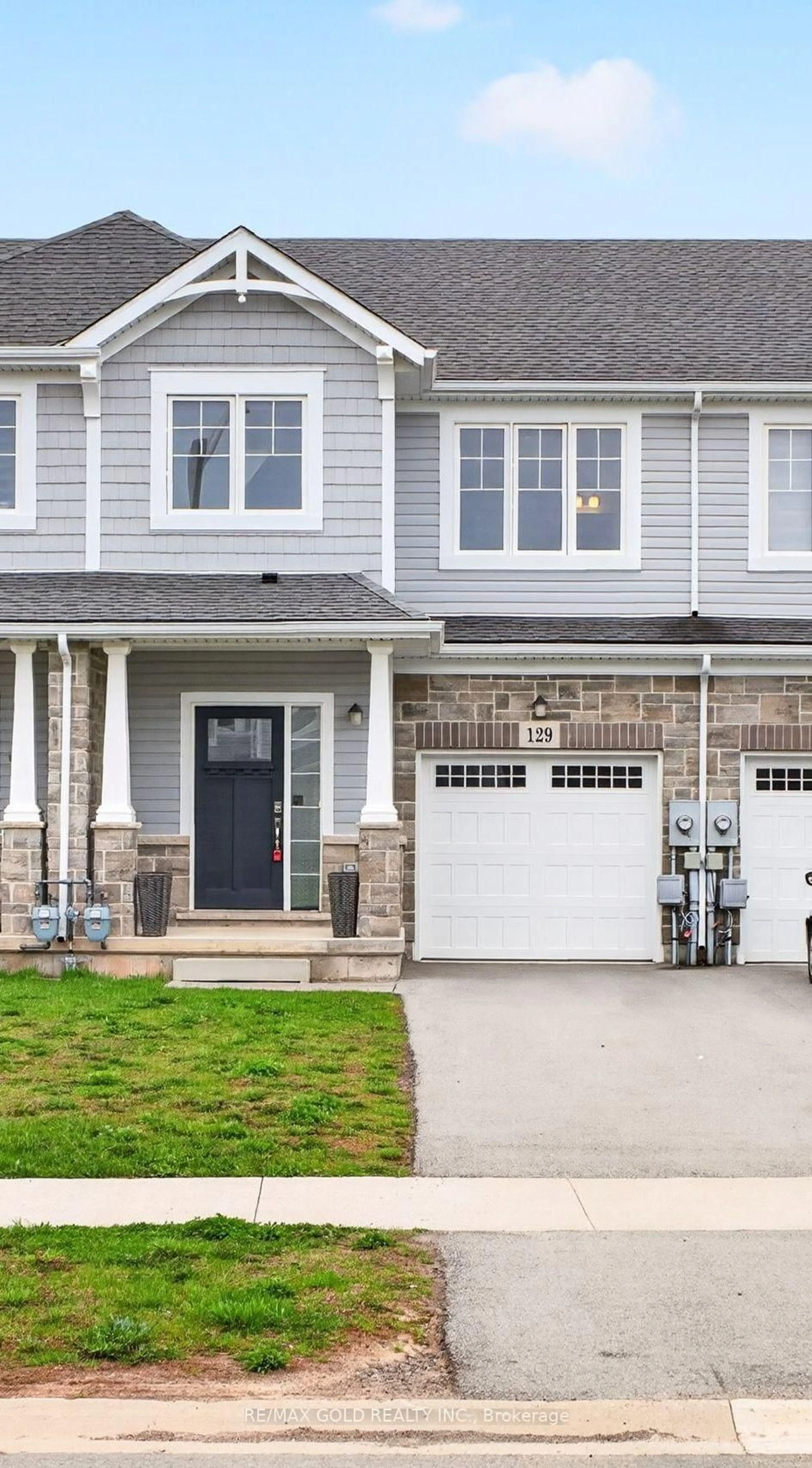 Home with vinyl exterior material, street for 129 Sunflower Pl, Welland Ontario L3C 0H9