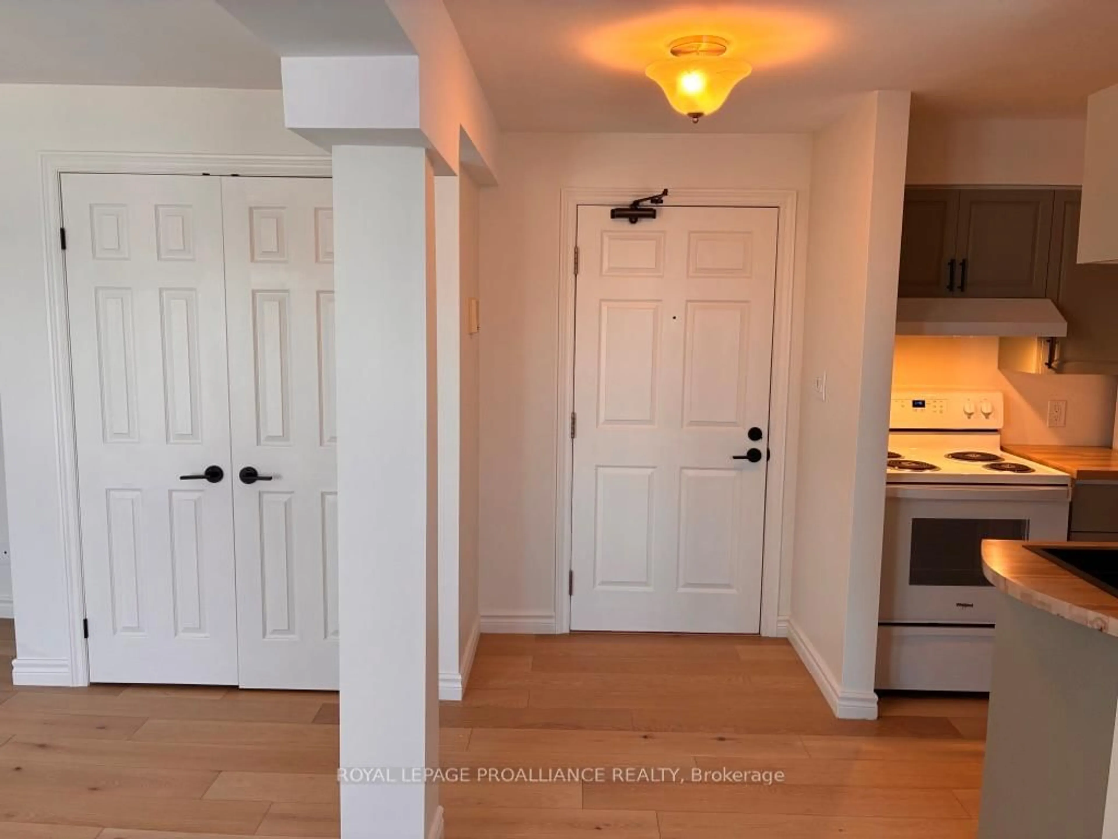 Indoor entryway for 172 Main St #303, Prince Edward County Ontario K0K 2T0