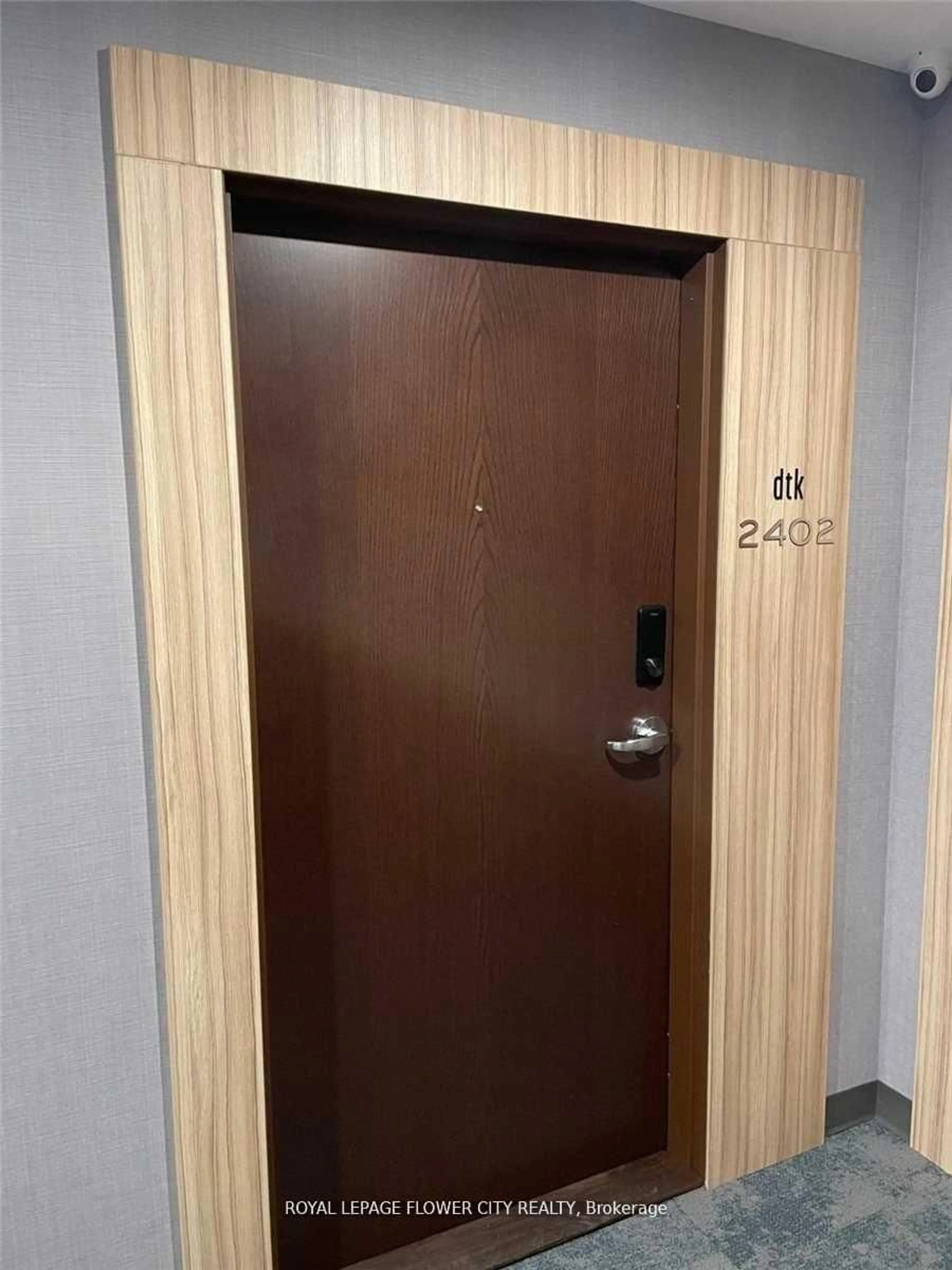 Indoor foyer for 60 Frederick St #2402, Kitchener Ontario N2H 1A3