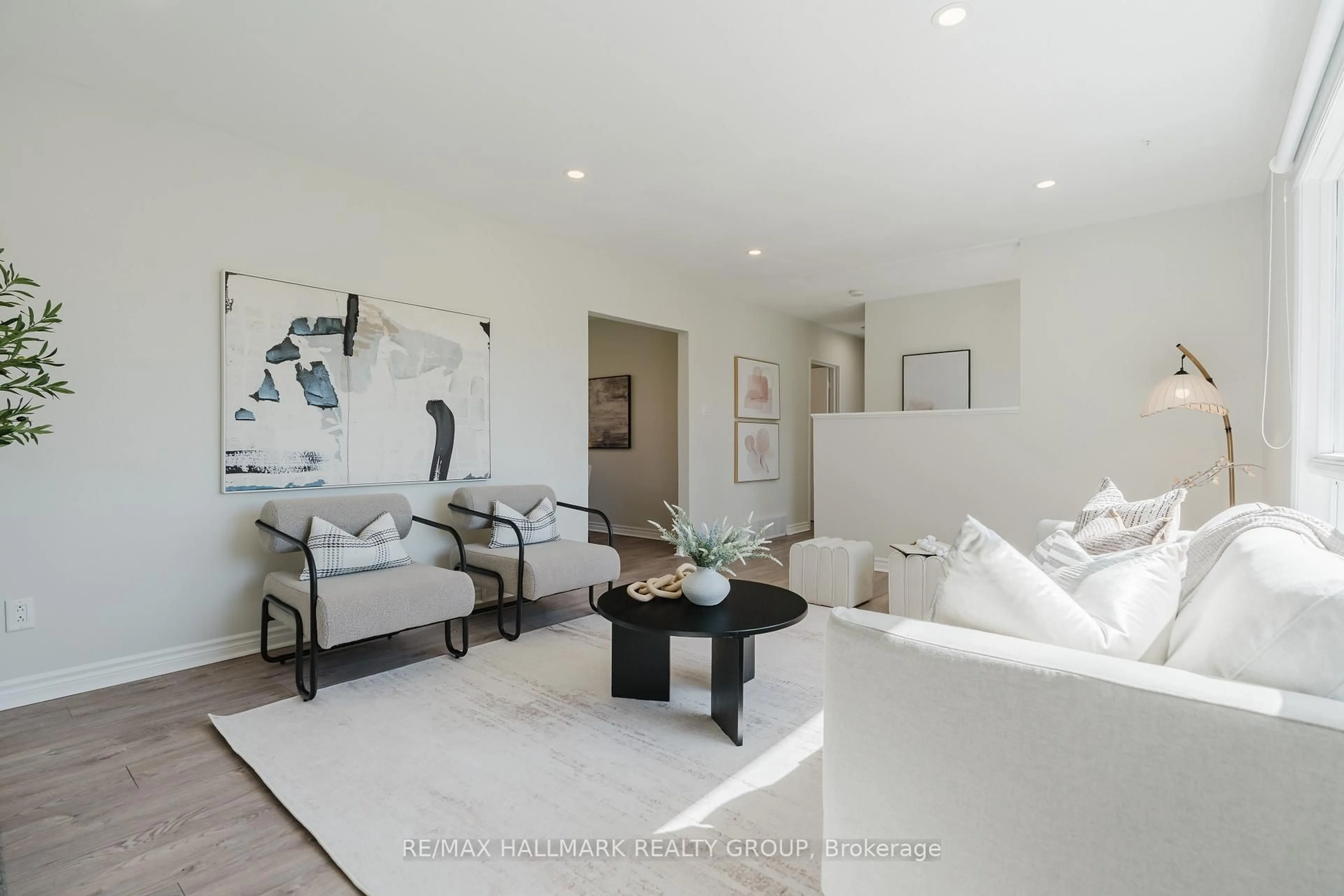 Living room with furniture, unknown for 17 Wolmsley Cres, Ottawa Ontario K2G 1J3