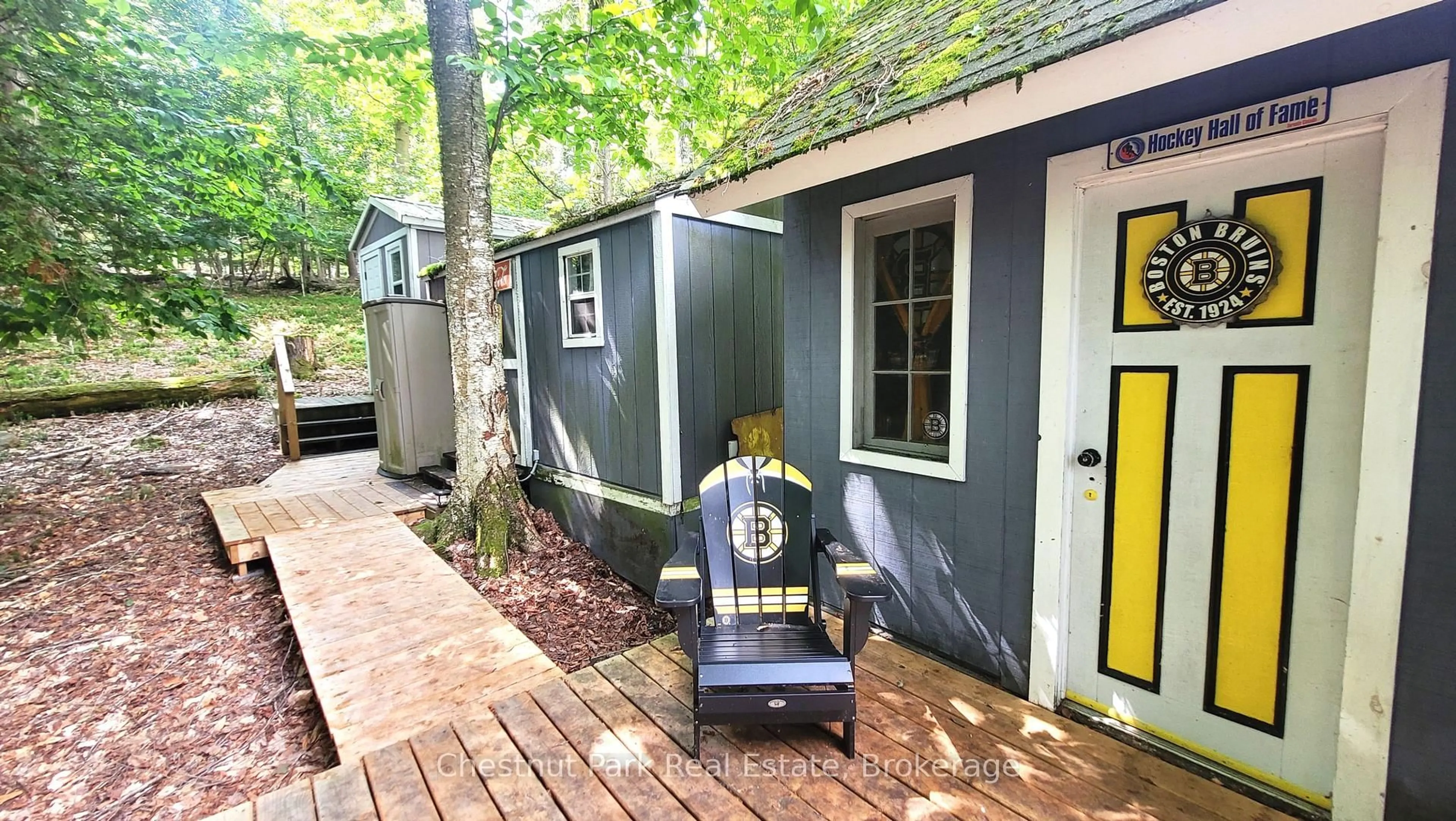 Patio, street for 254 BIGWIN ISLAND, Lake of Bays Ontario P0B 1A0