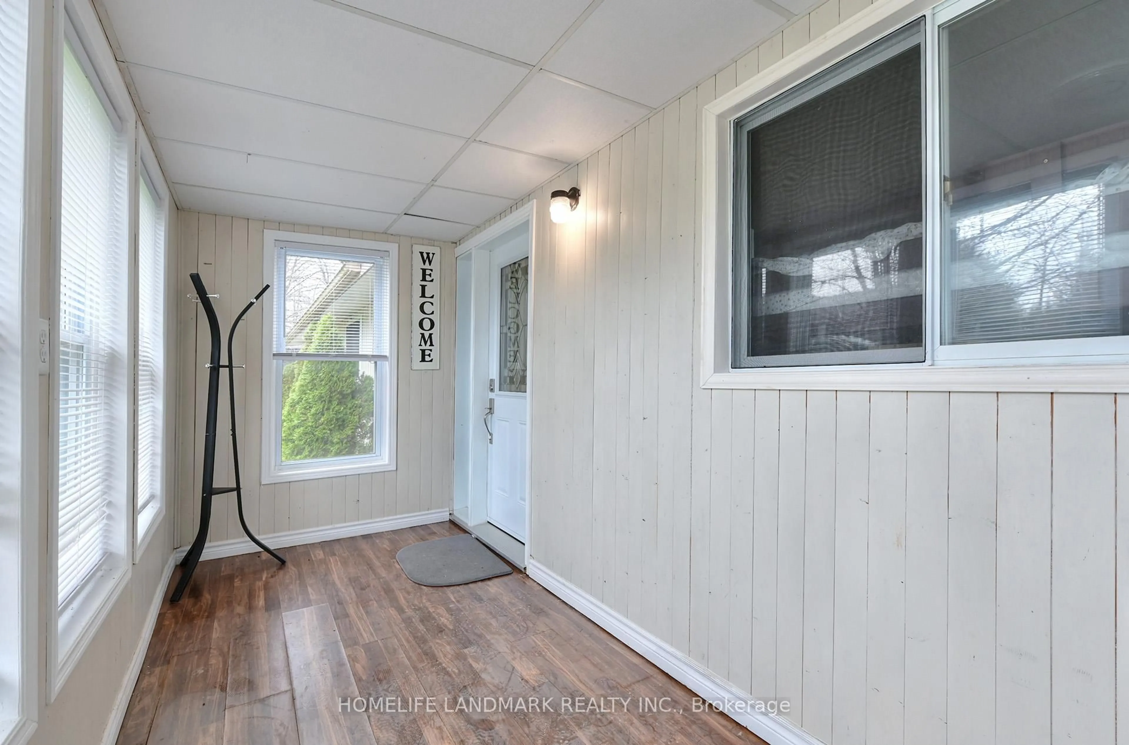 Indoor entryway for 197 Washburn Island Rd, Kawartha Lakes Ontario K0M 2C0