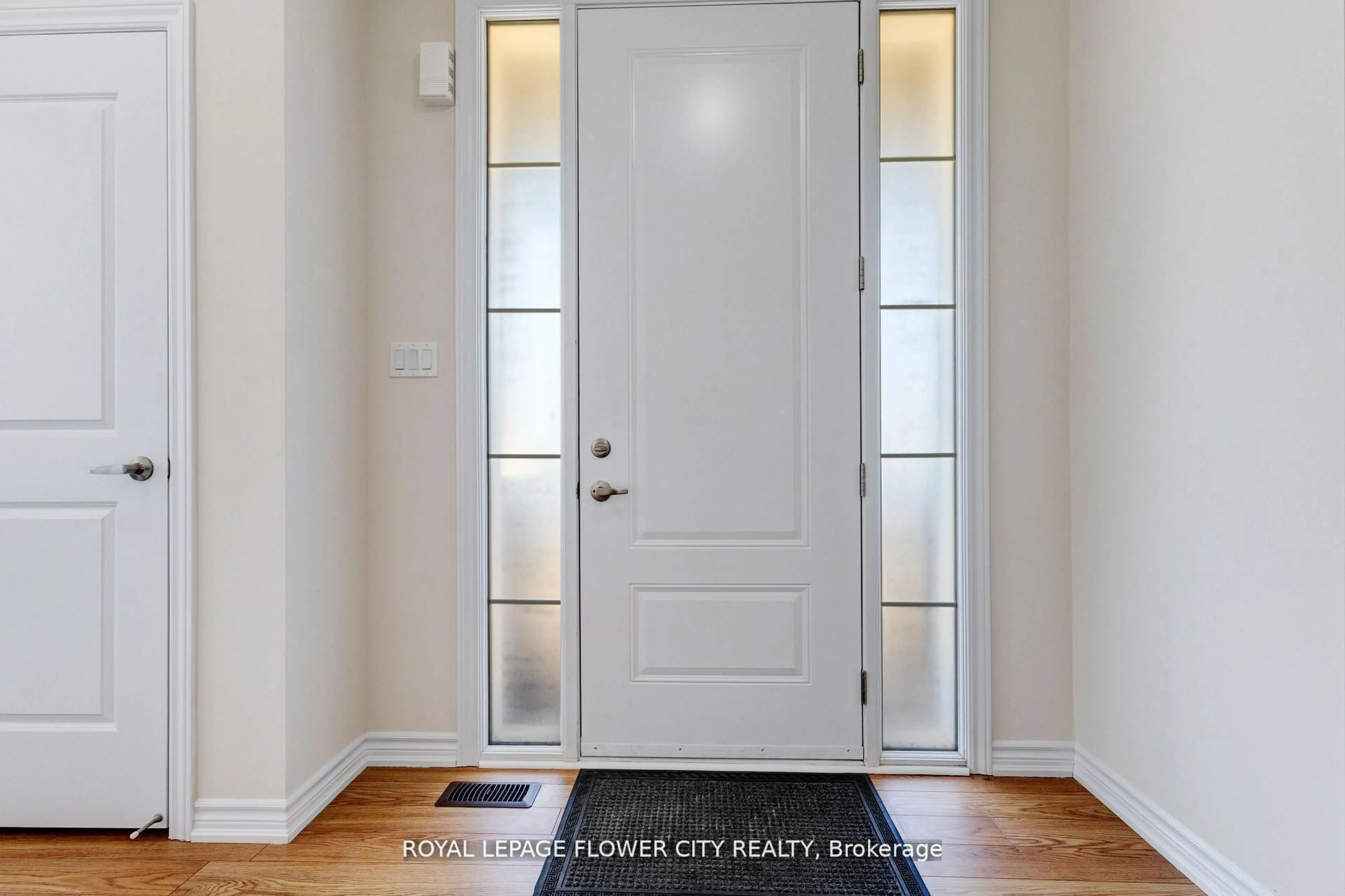 Indoor entryway for 11 Conboy Dr, Erin Ontario N0B 1T0