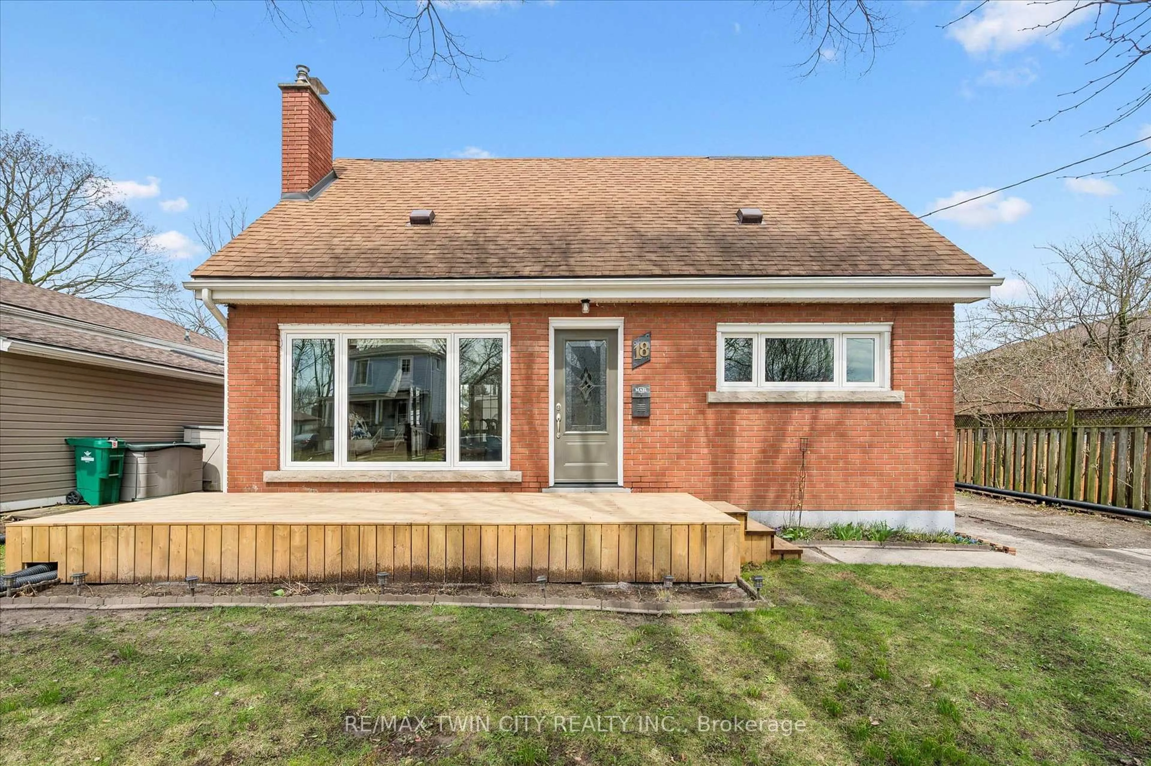 Home with brick exterior material, street for 18 Close Ave, Cambridge Ontario N1R 2R4