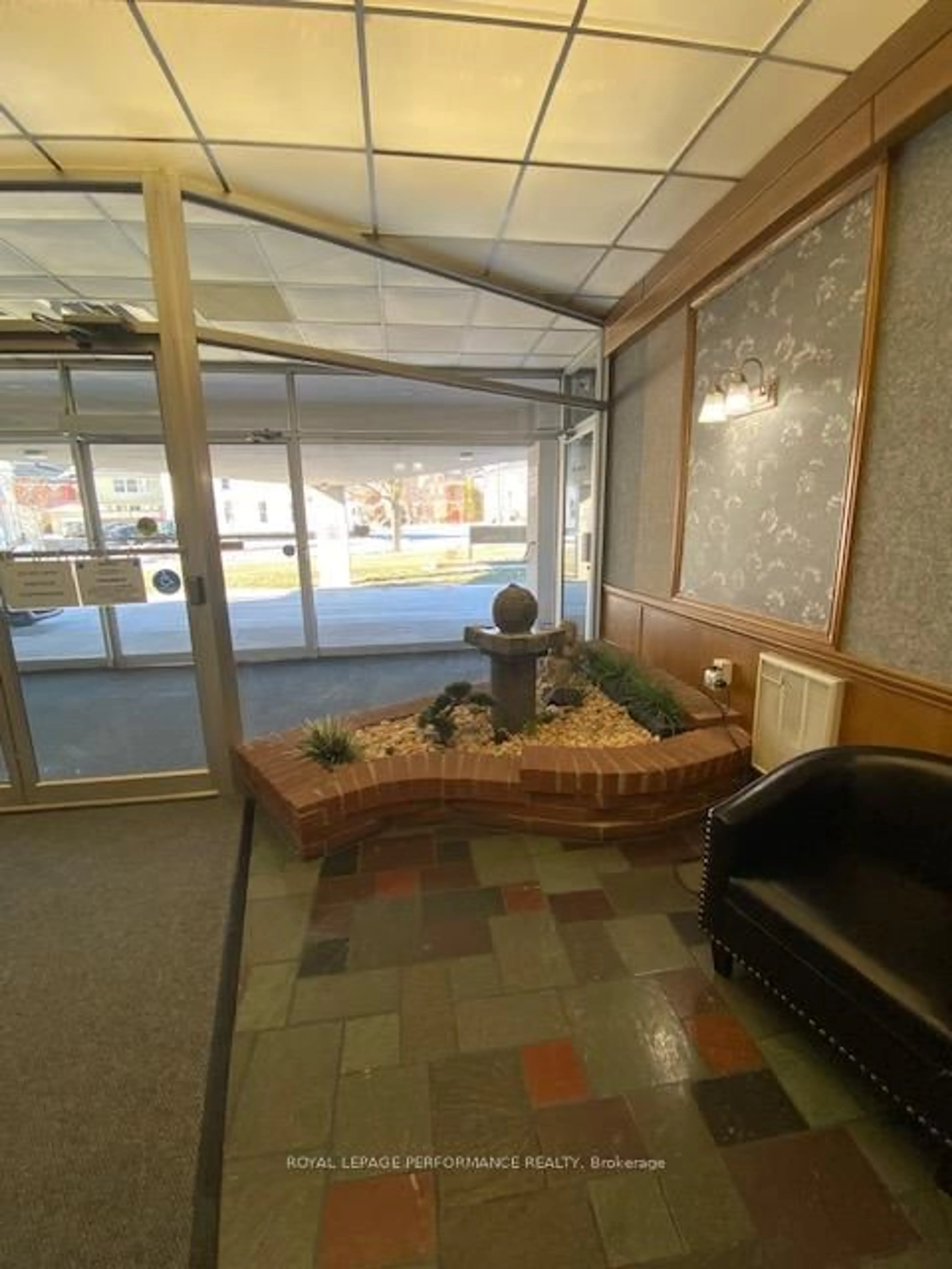 Lobby for 308 Second St #804, Cornwall Ontario K6H 1Z1